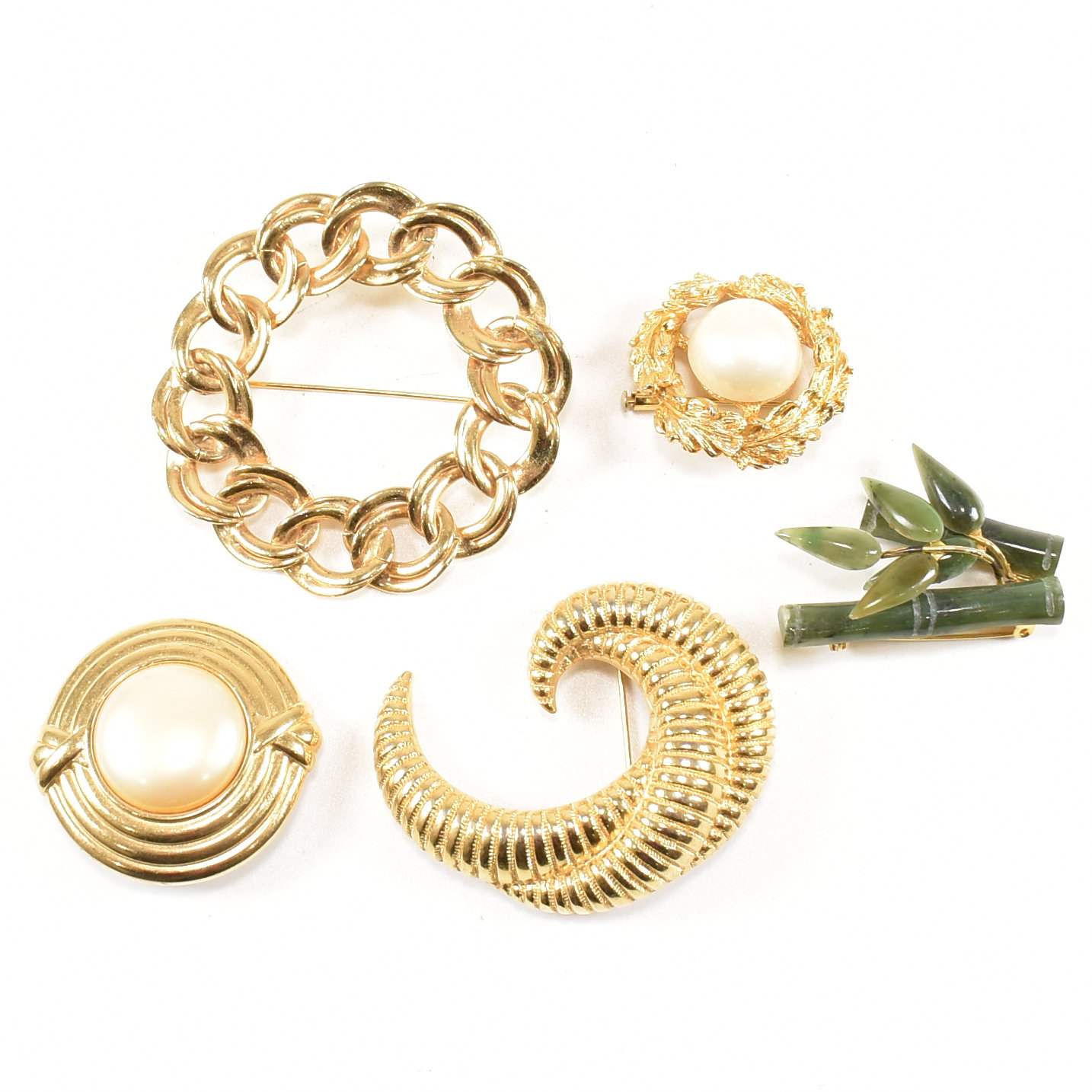 COLLECTION OF GOLD TONE BROOCHES