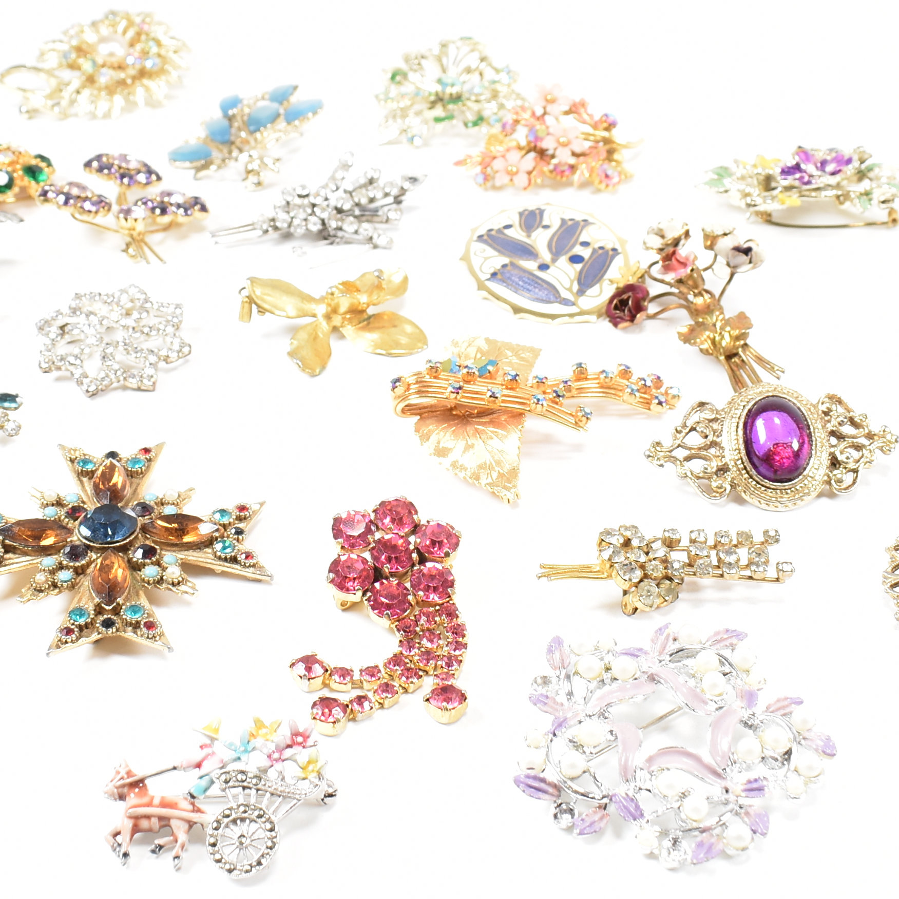 COLLECTION OF ENAMEL & RHINESTONE BROOCHES - Image 4 of 4