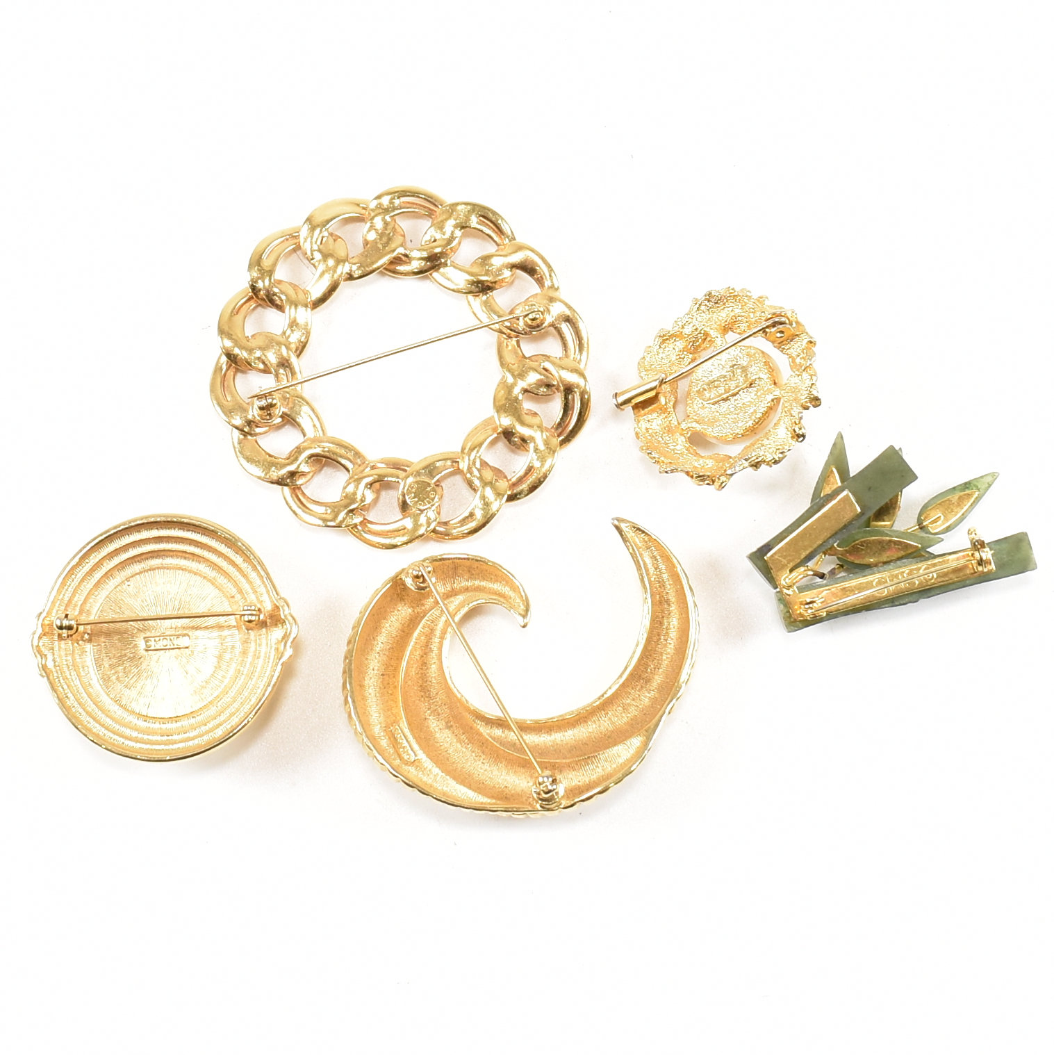 COLLECTION OF GOLD TONE BROOCHES - Image 2 of 4