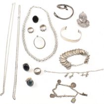 ASSORTED SILVER & SILVER TONE JEWELLERY