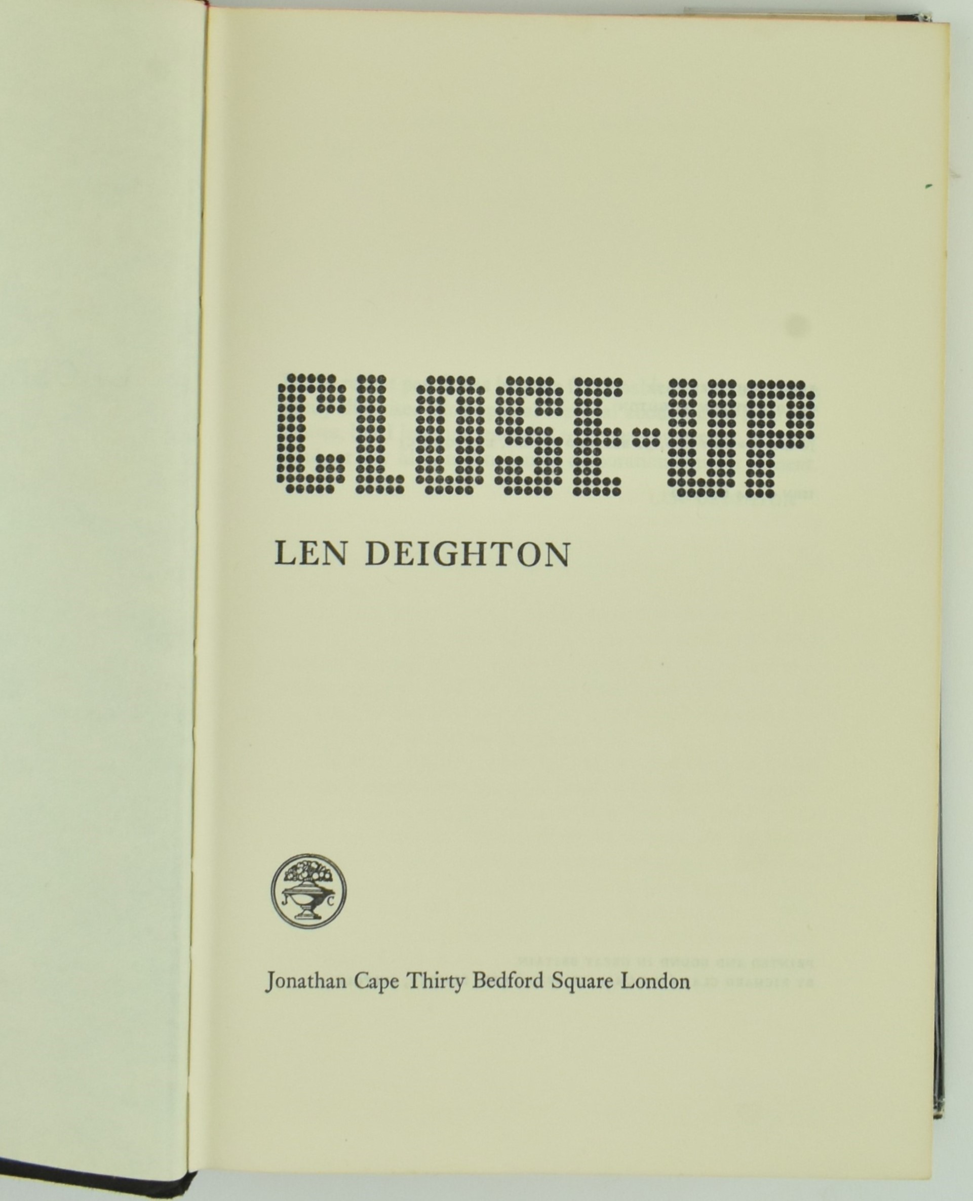 DEIGHTON, LEN. COLLECTION OF FIVE CRIME MODERN FIRST EDITIONS - Bild 7 aus 13