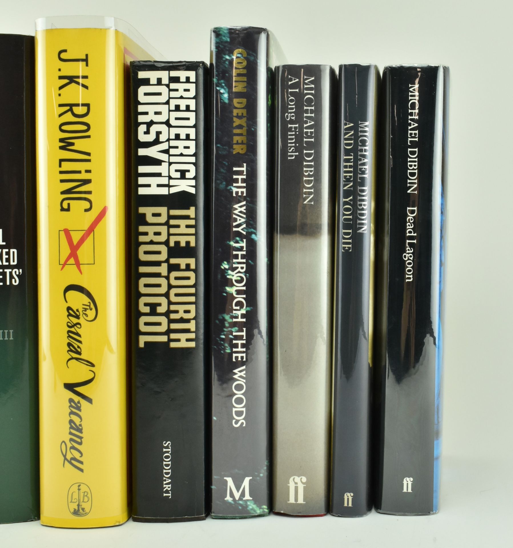 CRIME / THRILLERS. TEN MODERN FIRST EDITIONS IN DUST WRAPPERS - Bild 3 aus 12