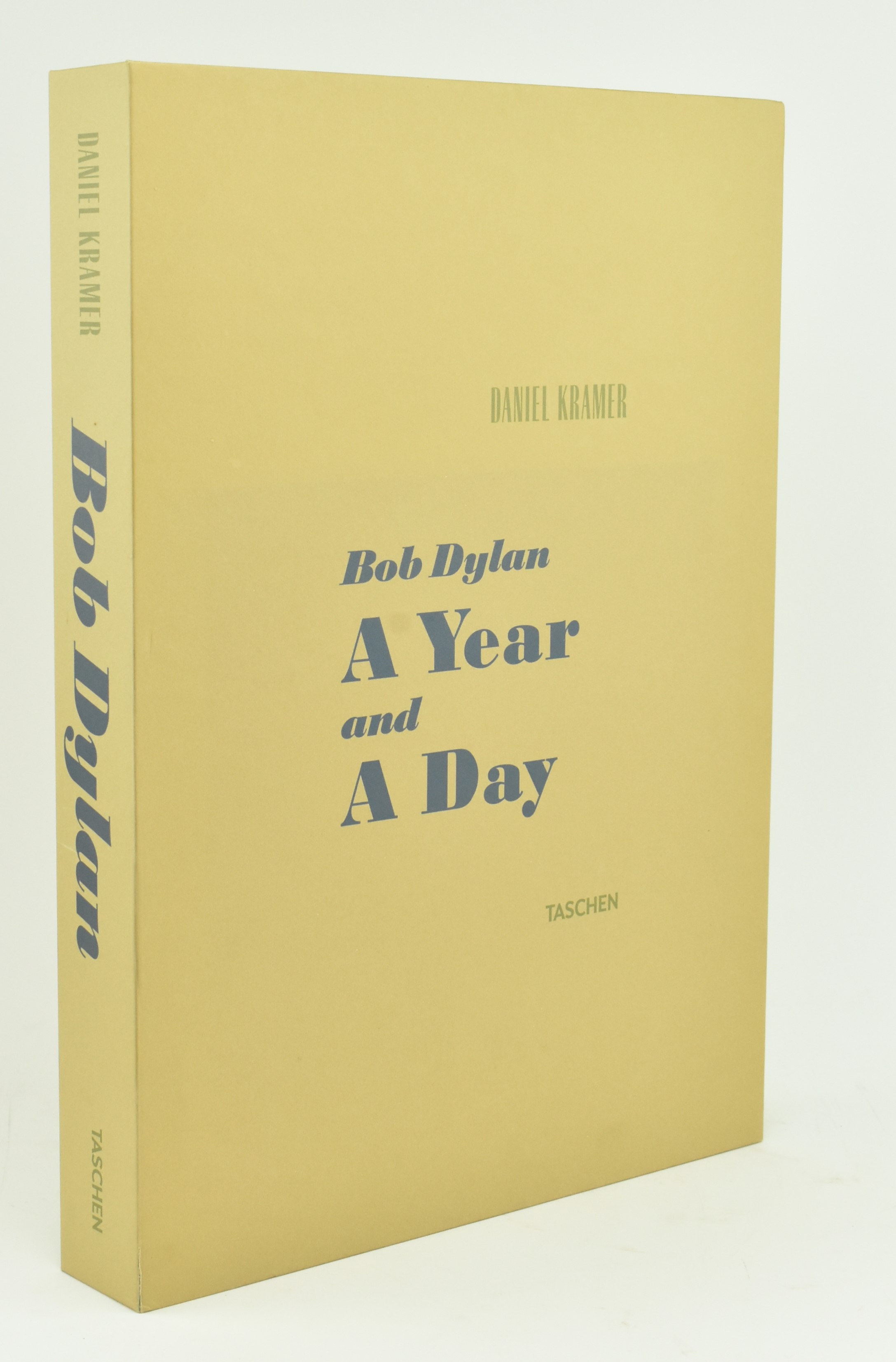 BOB DYLAN A YEAR AND A DAY. SIGNED LIMD EDITION BY DANIEL KRAMER - Image 2 of 11