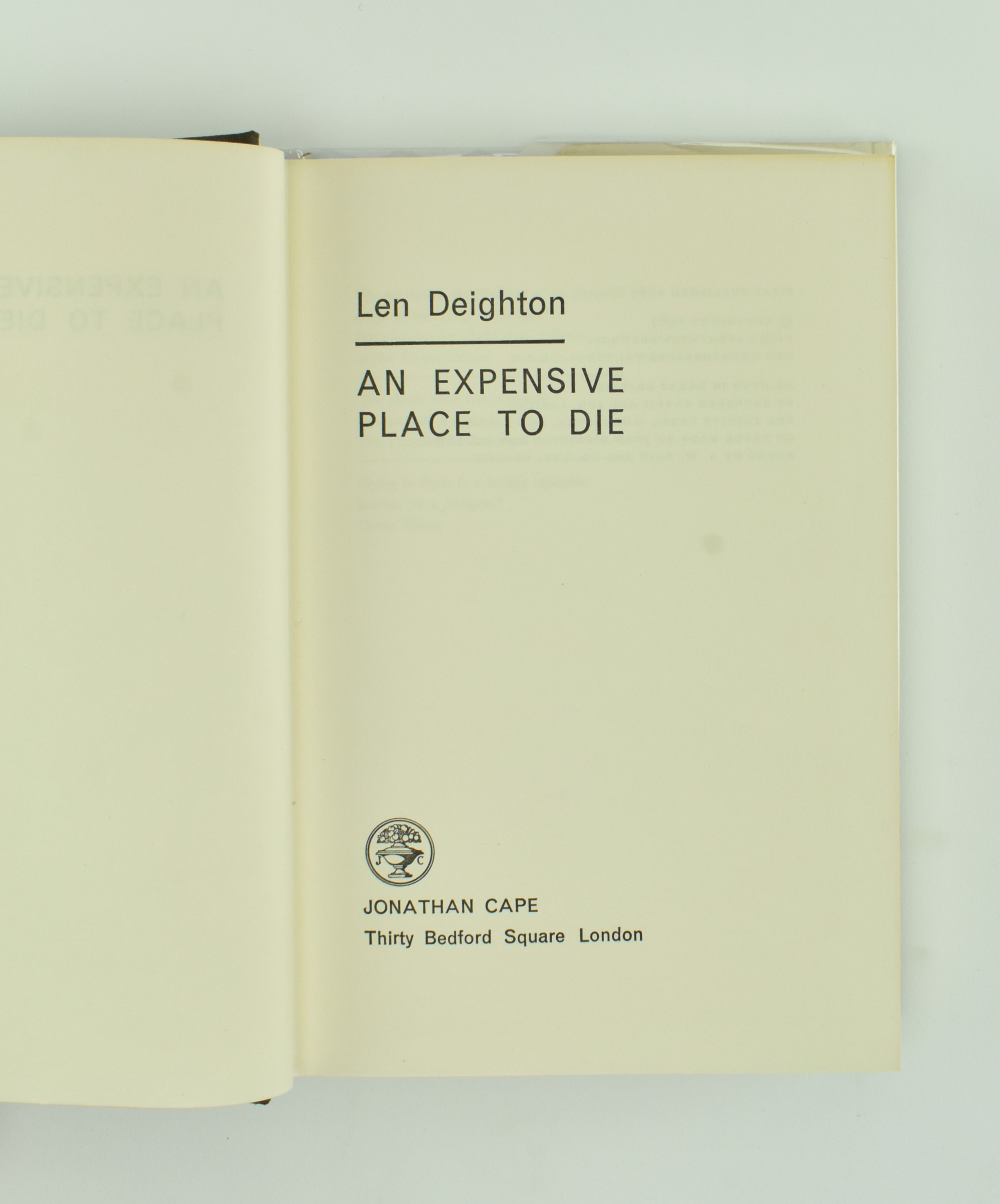 DEIGHTON, LEN. COLLECTION OF FIVE CRIME MODERN FIRST EDITIONS - Bild 11 aus 13