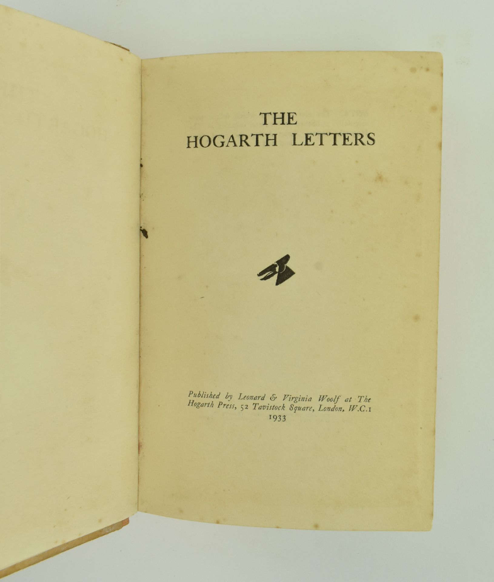 HOGARTH PRESS. 1933 THE HOGARTH LETTERS, ONE OF 500 COPIES - Bild 2 aus 7