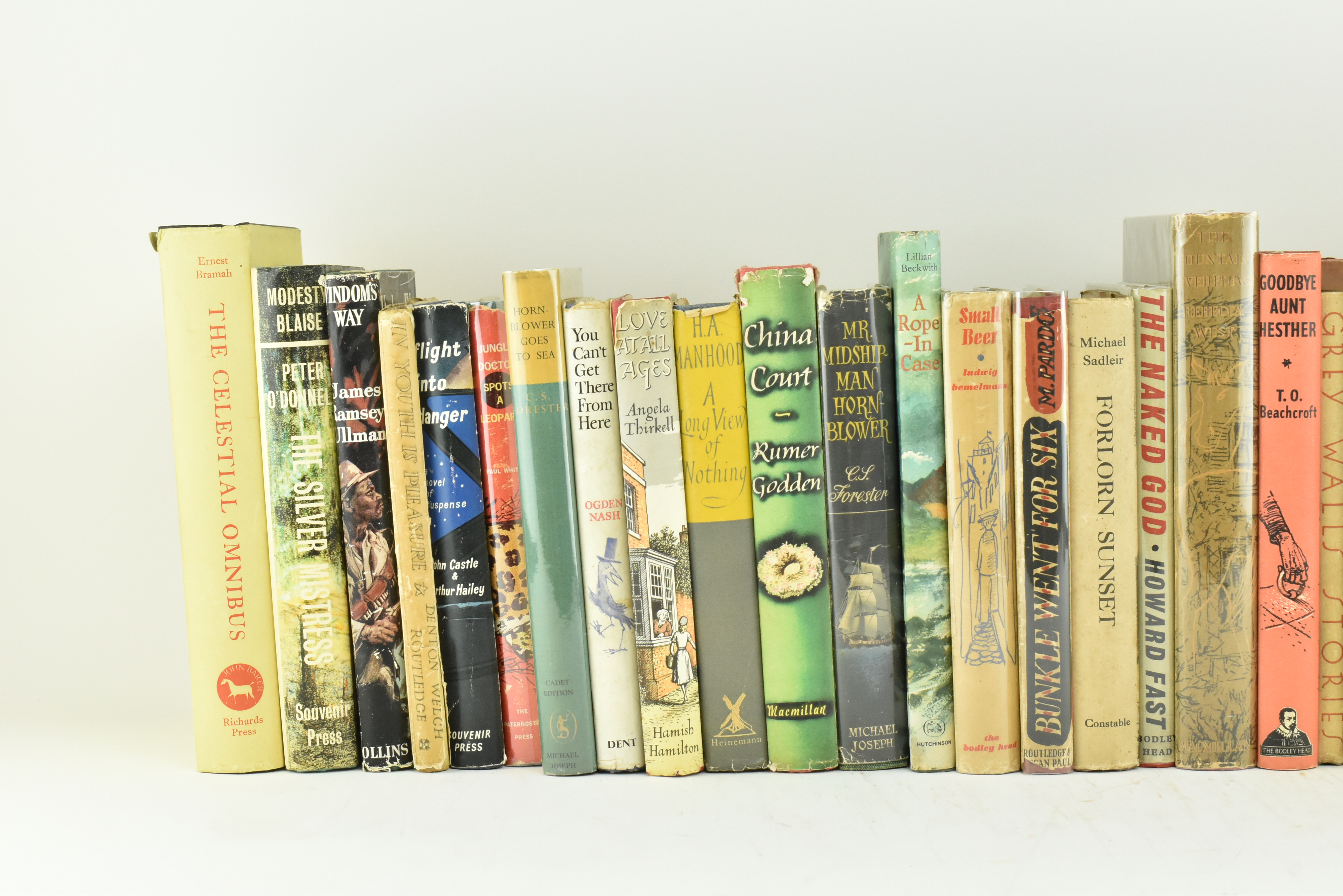 VINTAGE FICTION. COLLECTION OF c38 BOOKS IN DUST WRAPPERS - Bild 2 aus 13