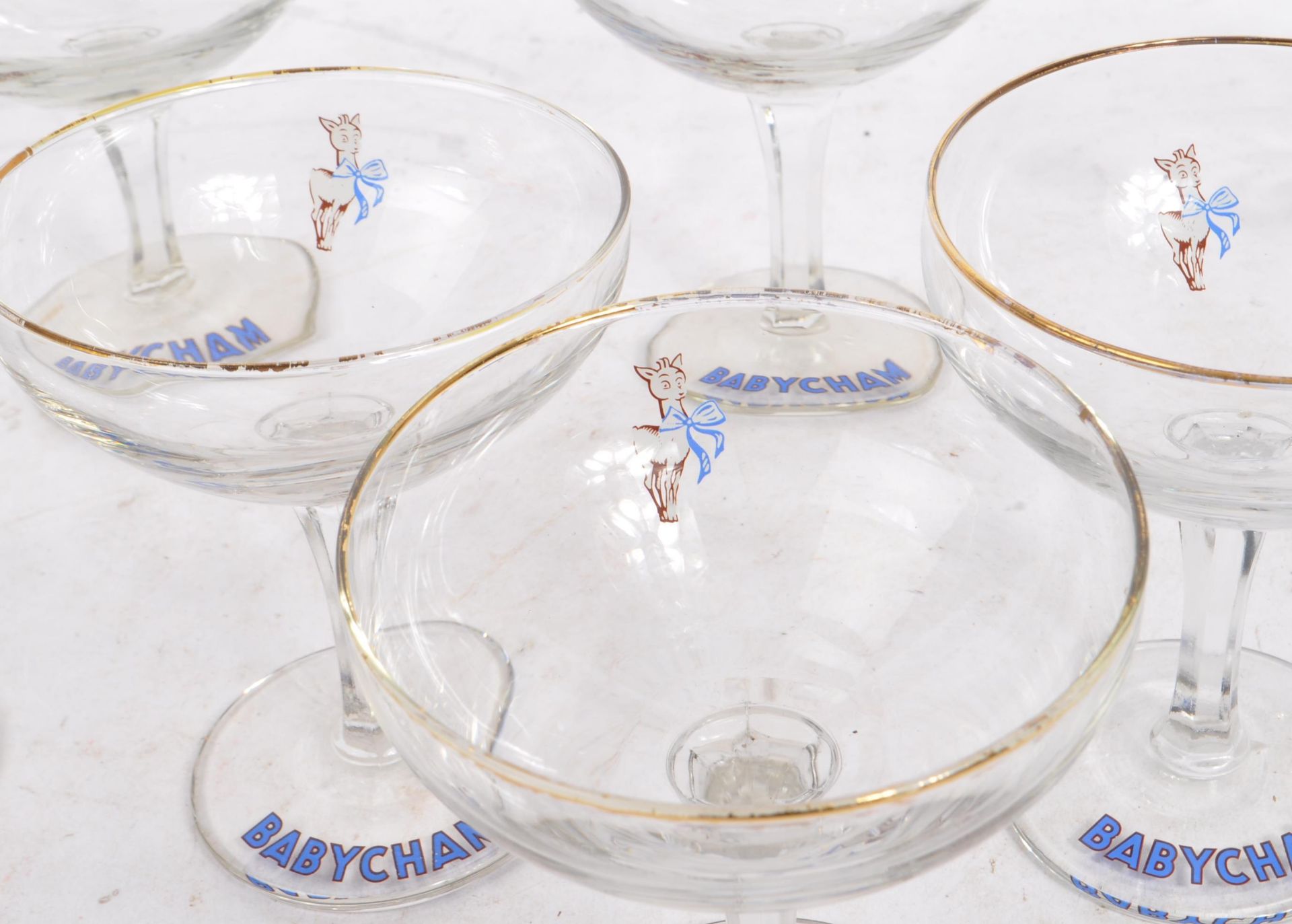 BABYCHAM - COLLECTION OF EIGHT COUPE GLASSES - Bild 5 aus 5