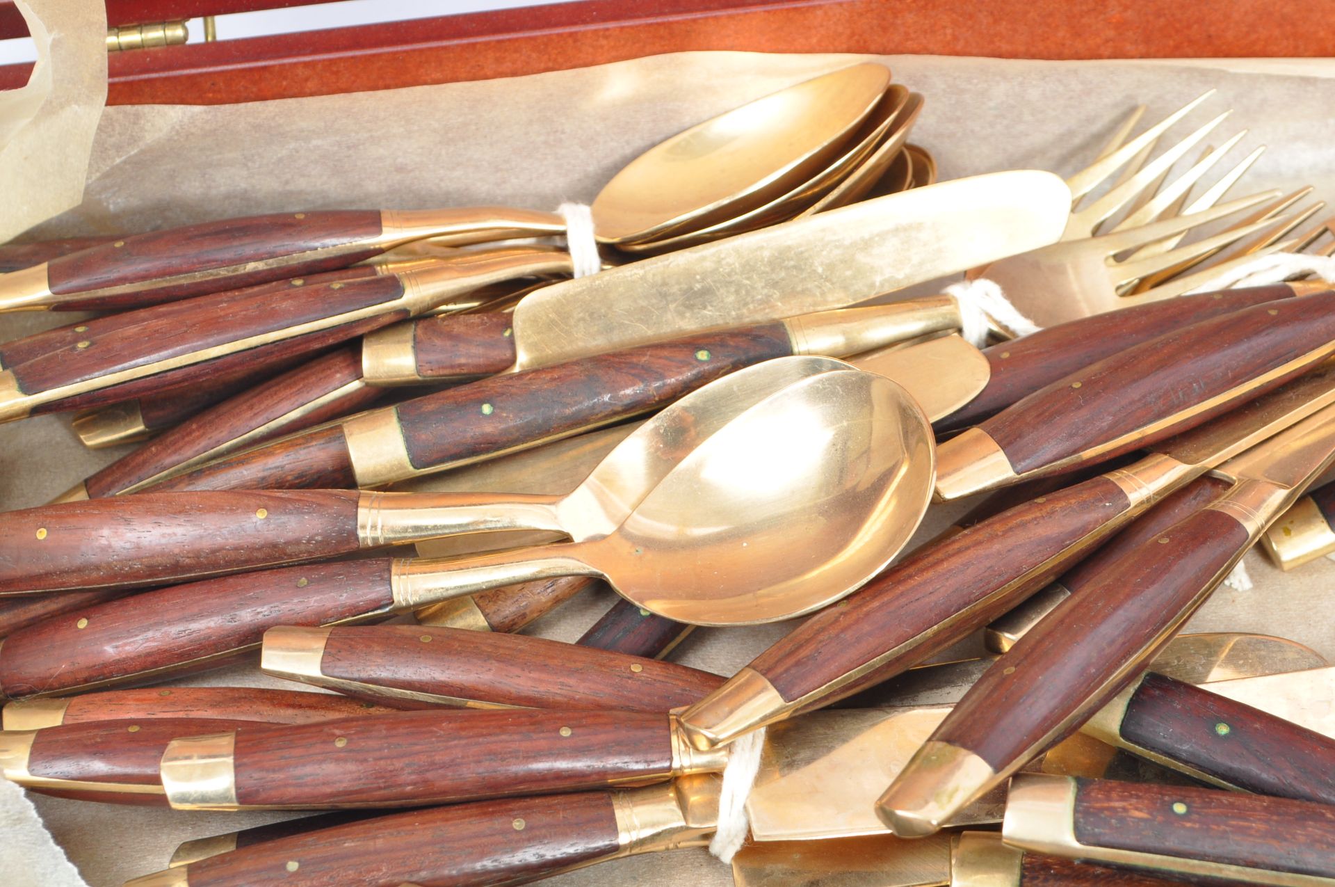 MID 20TH CENTURY SIXTY PIECE DANISH STYLE BOXED SERVING CUTLERY - Bild 3 aus 8