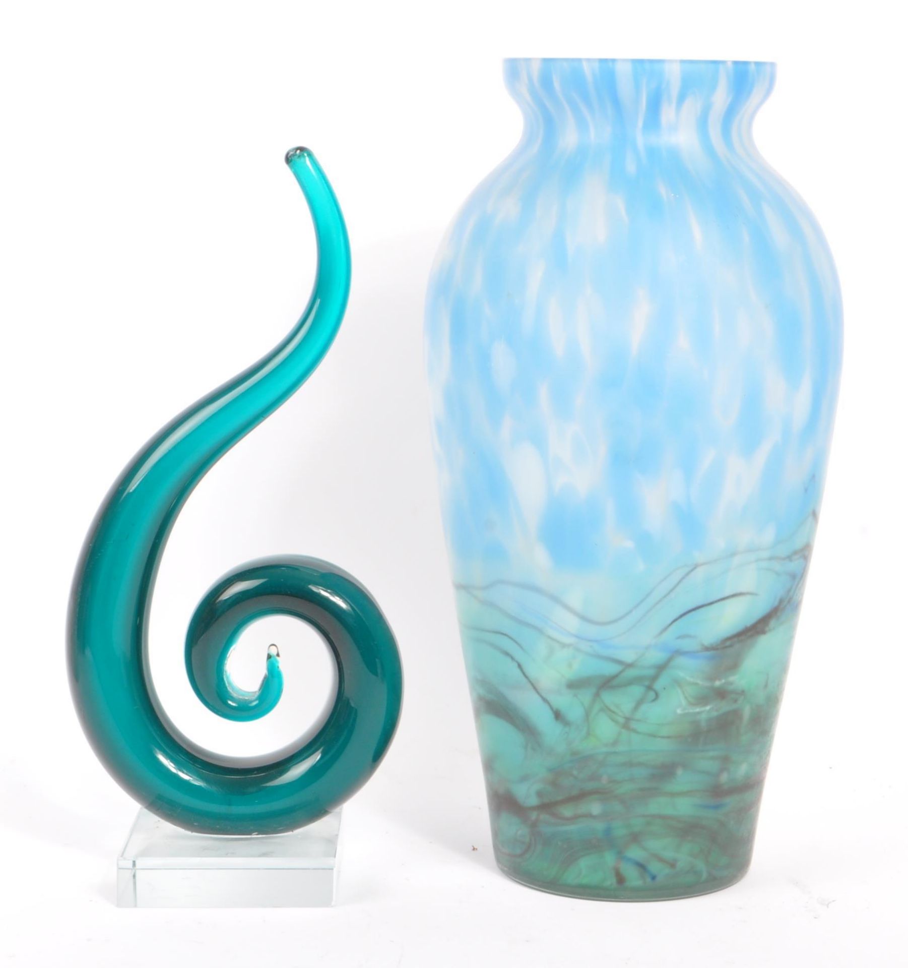 SKLO UNION - COLLECTION OF VINTAGE 20TH CENTURY STUDIO ART GLASS - Image 5 of 7