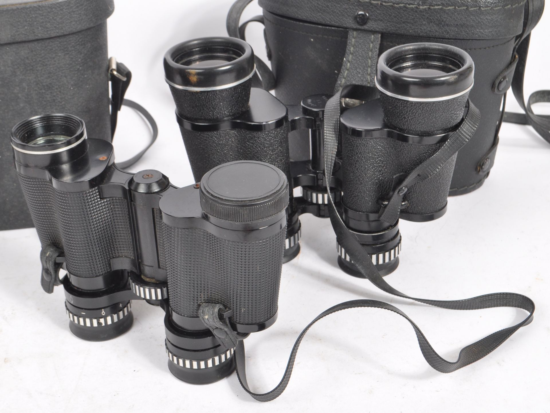 COLLECTION OF VINTAGE 20TH CENTURY BINOCULARS & CAMERA - Image 5 of 5