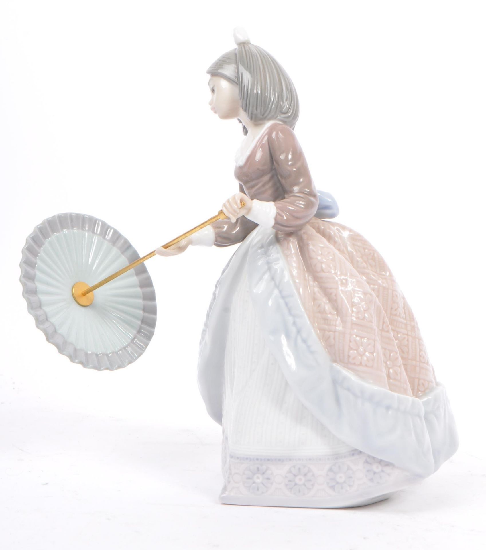 LLADRO - JOLIE - PORCELAIN CHINA TABLEWARE FIGURINE - Image 4 of 8