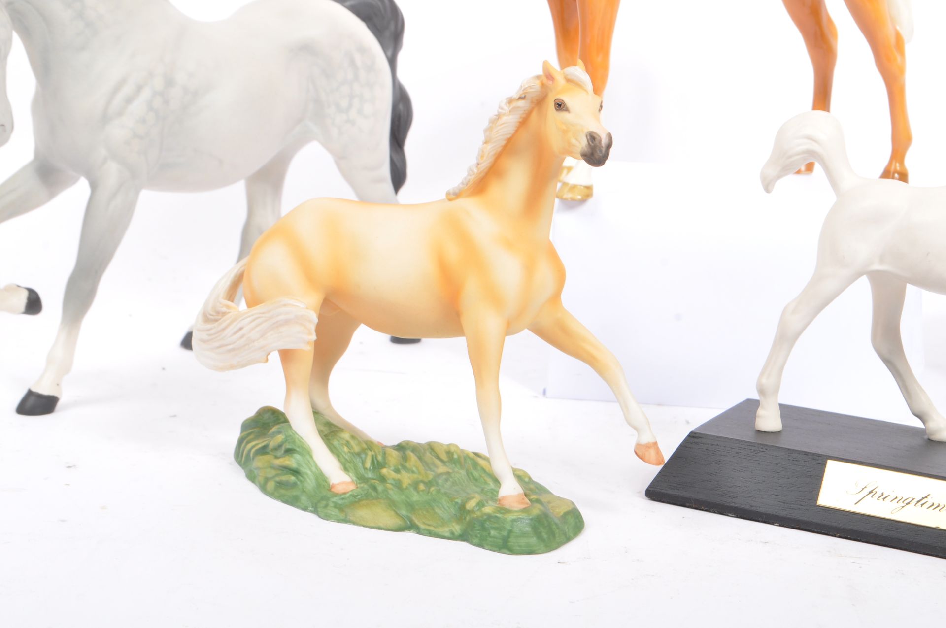 BESWICK - COLLECTION OF THREE PORCELAIN CHINA HORSES - Image 2 of 8