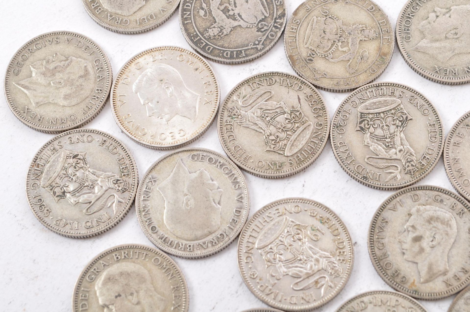 THIRTY PRE 1947 GEORGE V & VI .500 SILVER SHILLINGS - Image 3 of 7