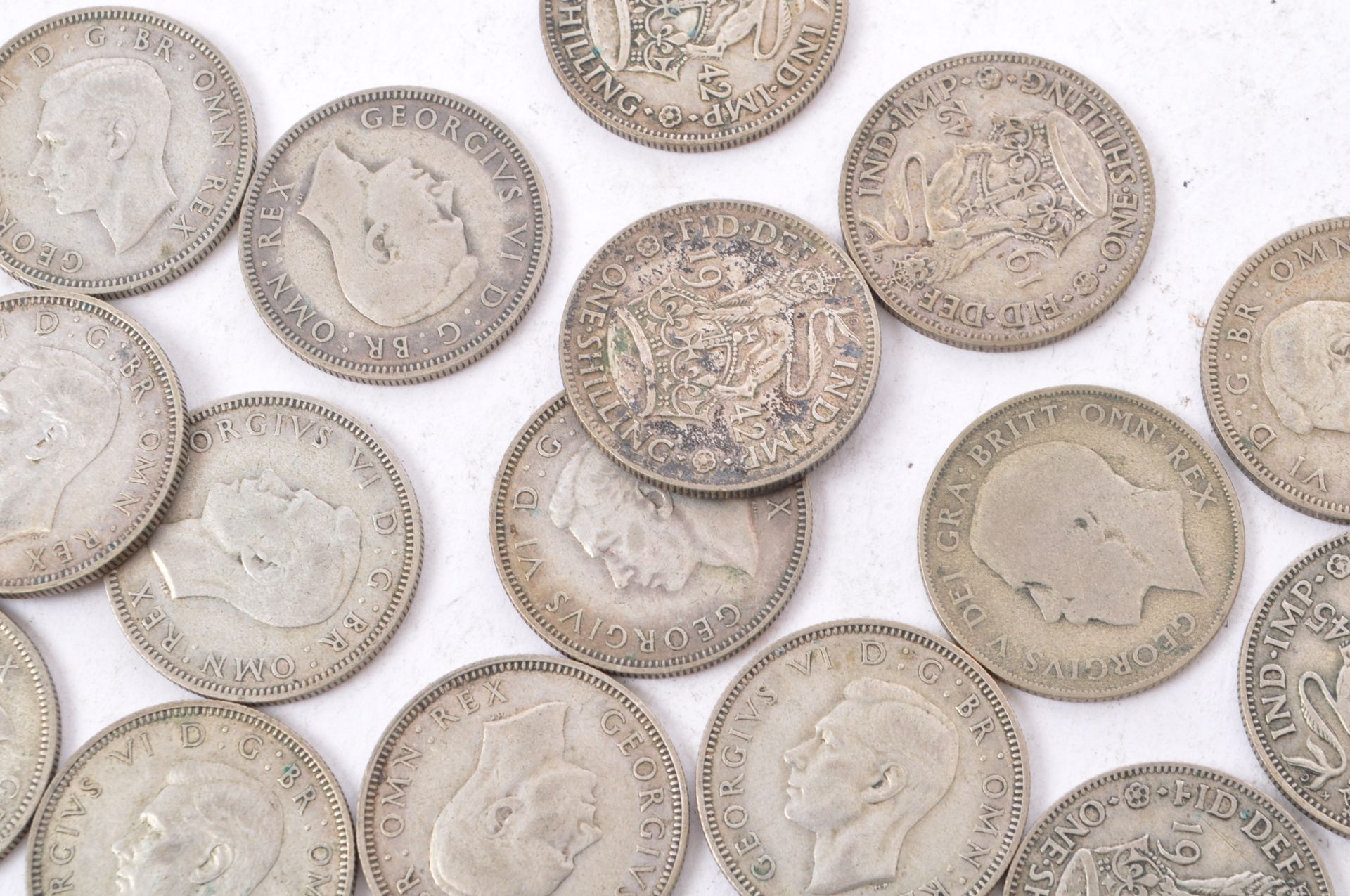 COLLECTION OF 20TH CENTURY SHILLING COINS - 322G - Image 4 of 6