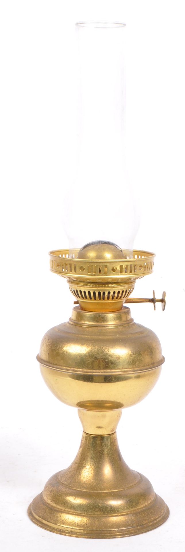 VICTORIAN 19TH CENTURY BRASS & GLASS OIL LAMP BY DUPLEX - Image 3 of 7
