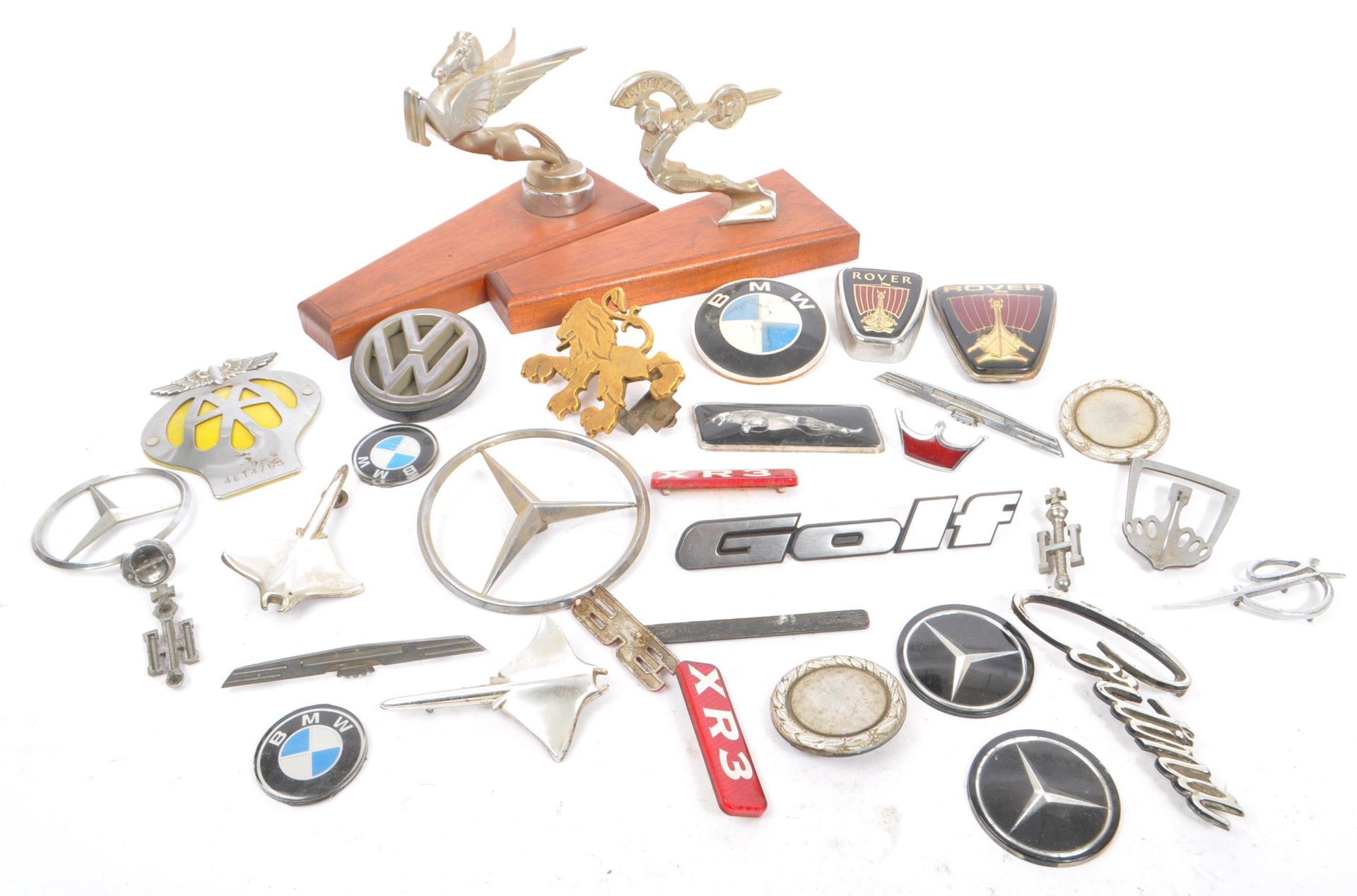 AUTOMOBILIA / MOTORING INTEREST- TWO 1950S CAR MASCOTS / BADGES