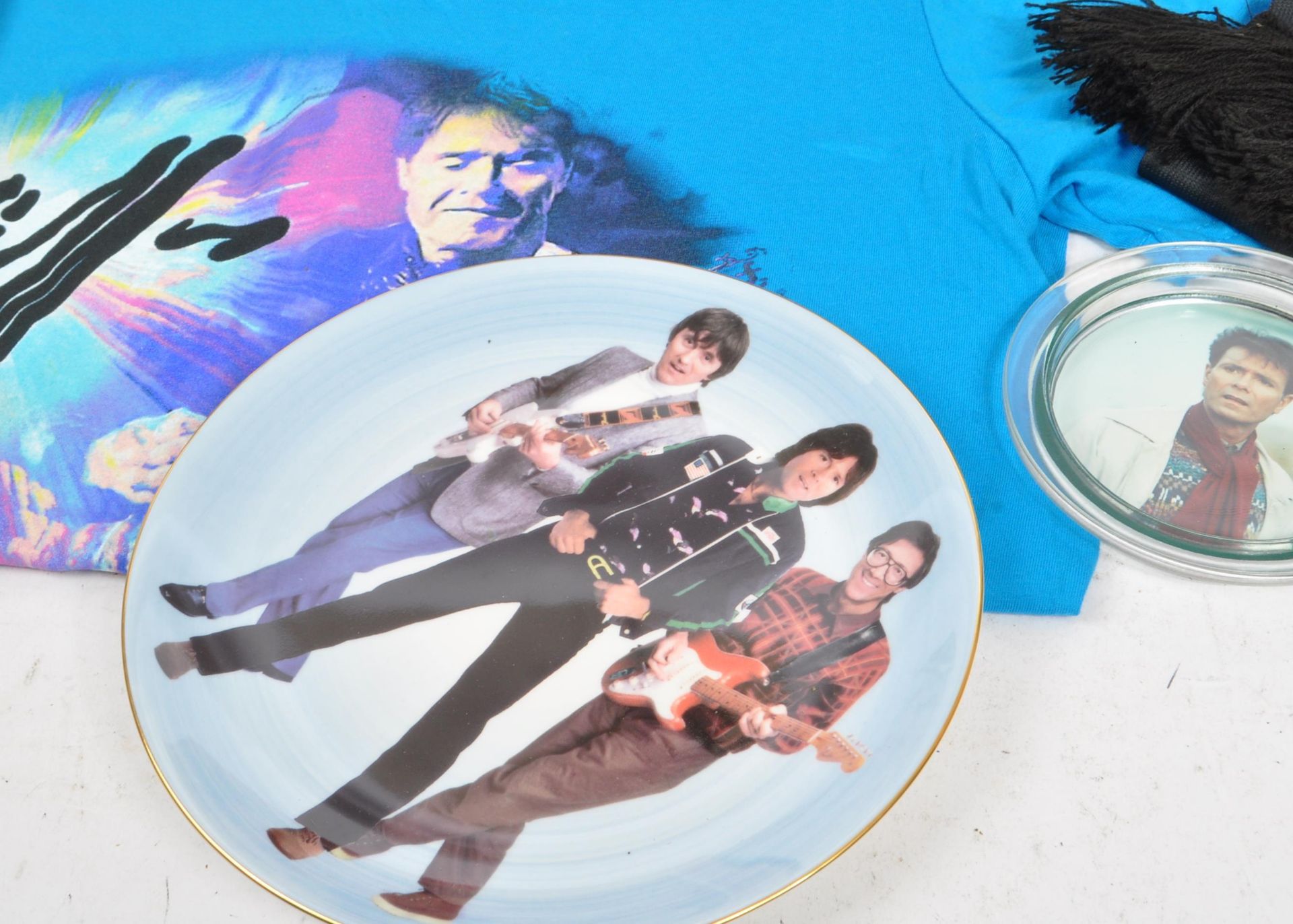 SIR CLIFF RICHARD - COLLECTION OF MEMORABILIA / MERCHANDISE - Image 4 of 6