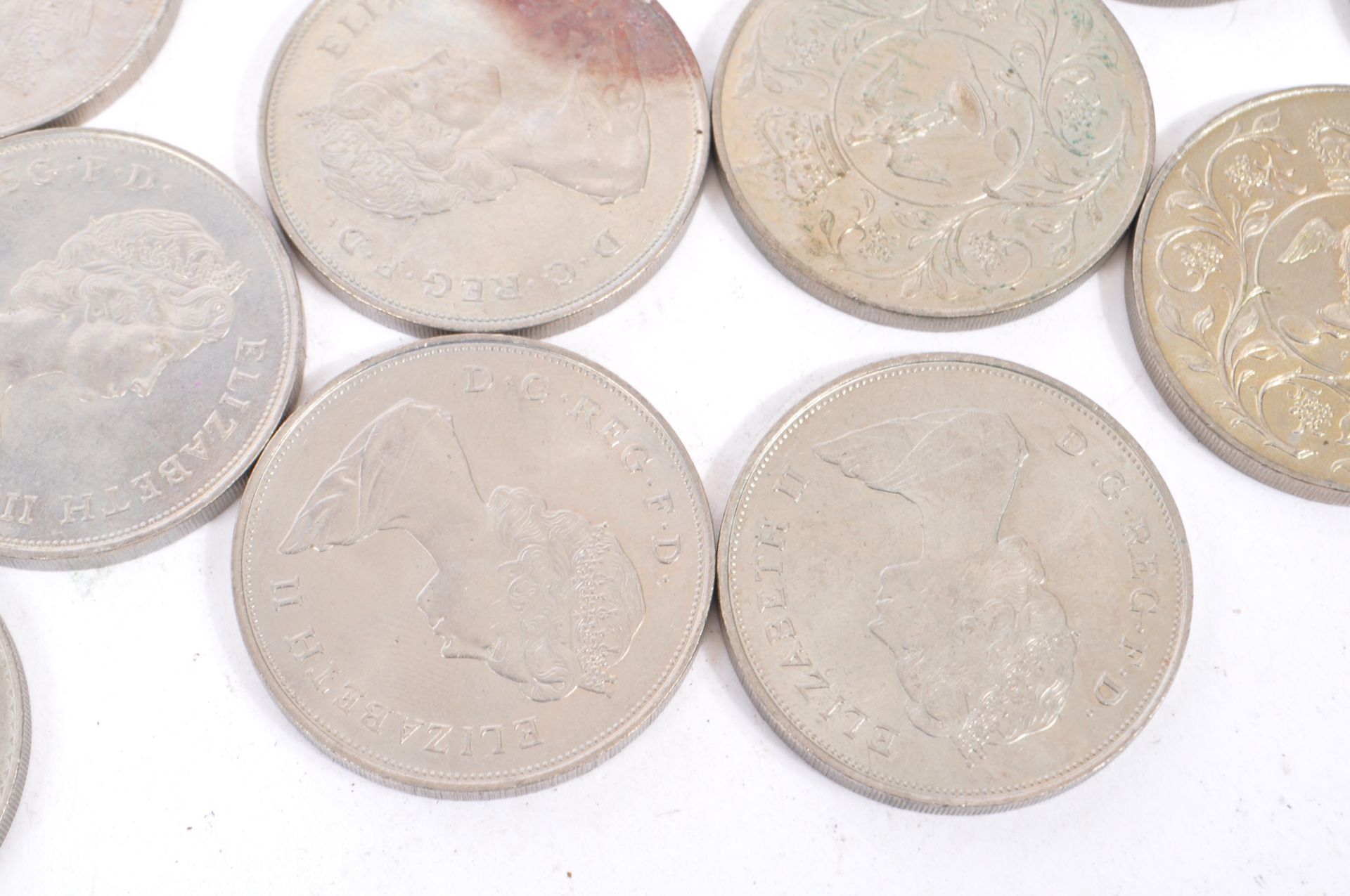 COLLECTION OF 24 X BRITISH CURRENCY 'CROWNS' COINAGE - Image 4 of 11