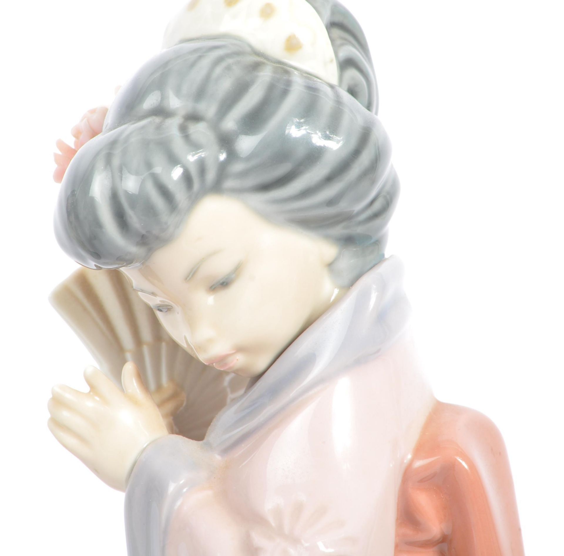 LLADRO - COLLECTION OF FOUR VINTAGE PORCELAIN GEISHA GIRL - Image 5 of 10