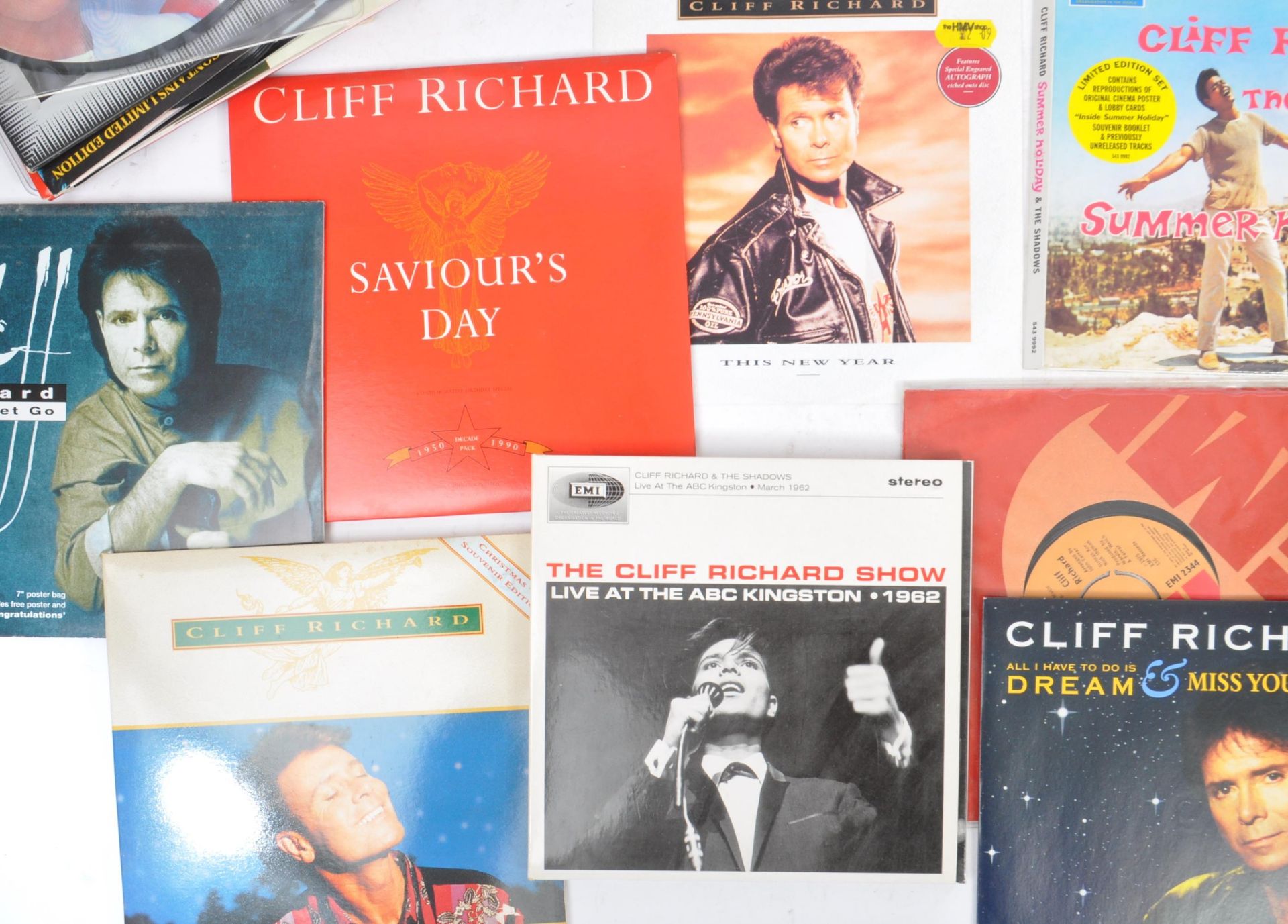 SIR CLIFF RICHARD - COLLECTION OF VINYL, CDS & DVDS - Bild 2 aus 7
