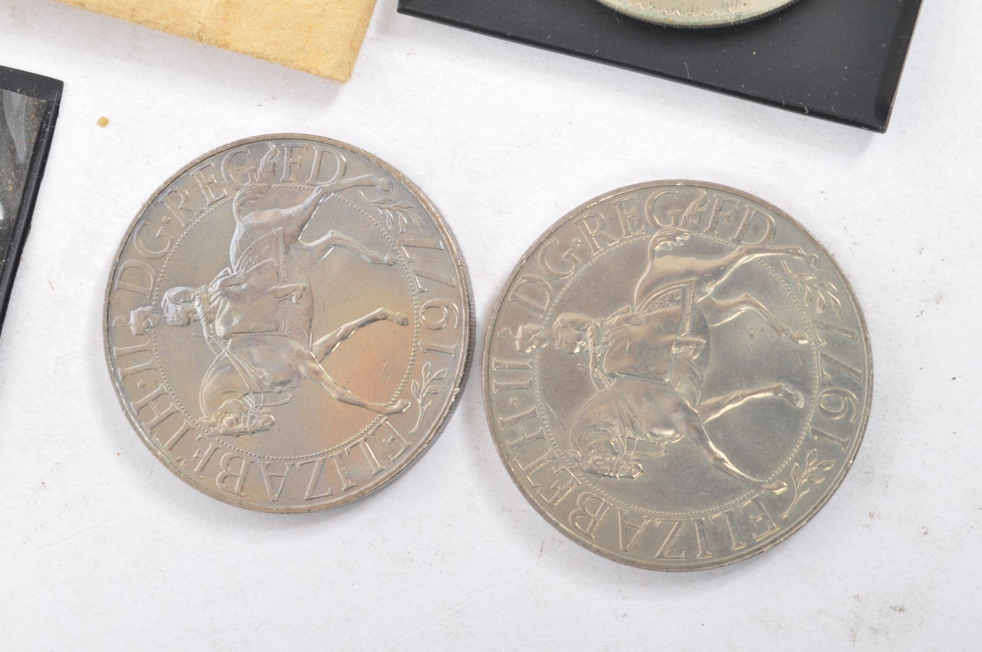 COLLECTION OF UK & USA COMMEMORATIVE CROWNS & COINS - Image 2 of 5
