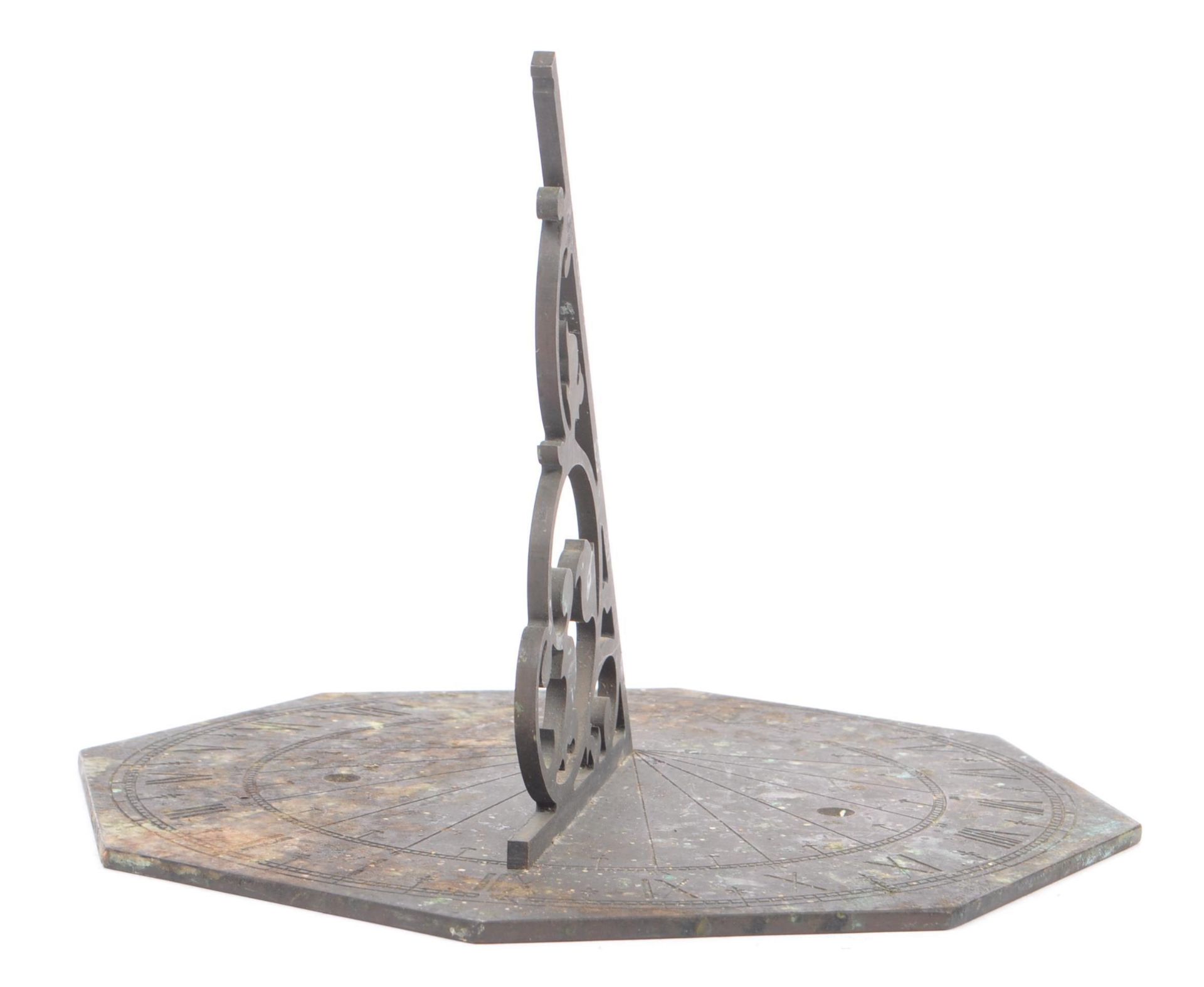 LATE 19TH CENTURY BRONZE OCTAGONAL DESK SUNDIAL - Image 4 of 6