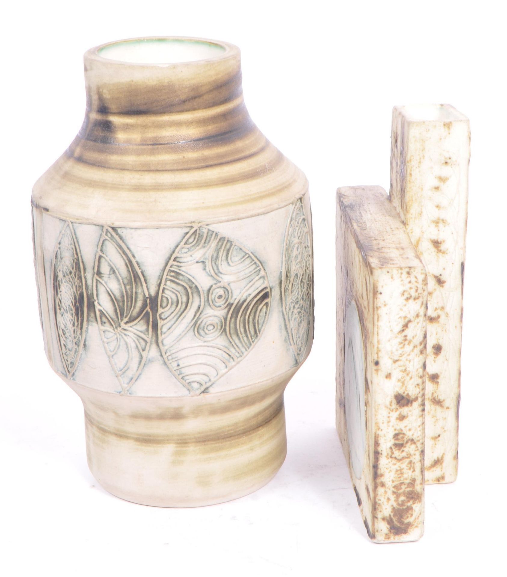 COLLECTION OF FIVE CARN STUDIO CORNWALL ART POTTERY VASES - Image 3 of 8