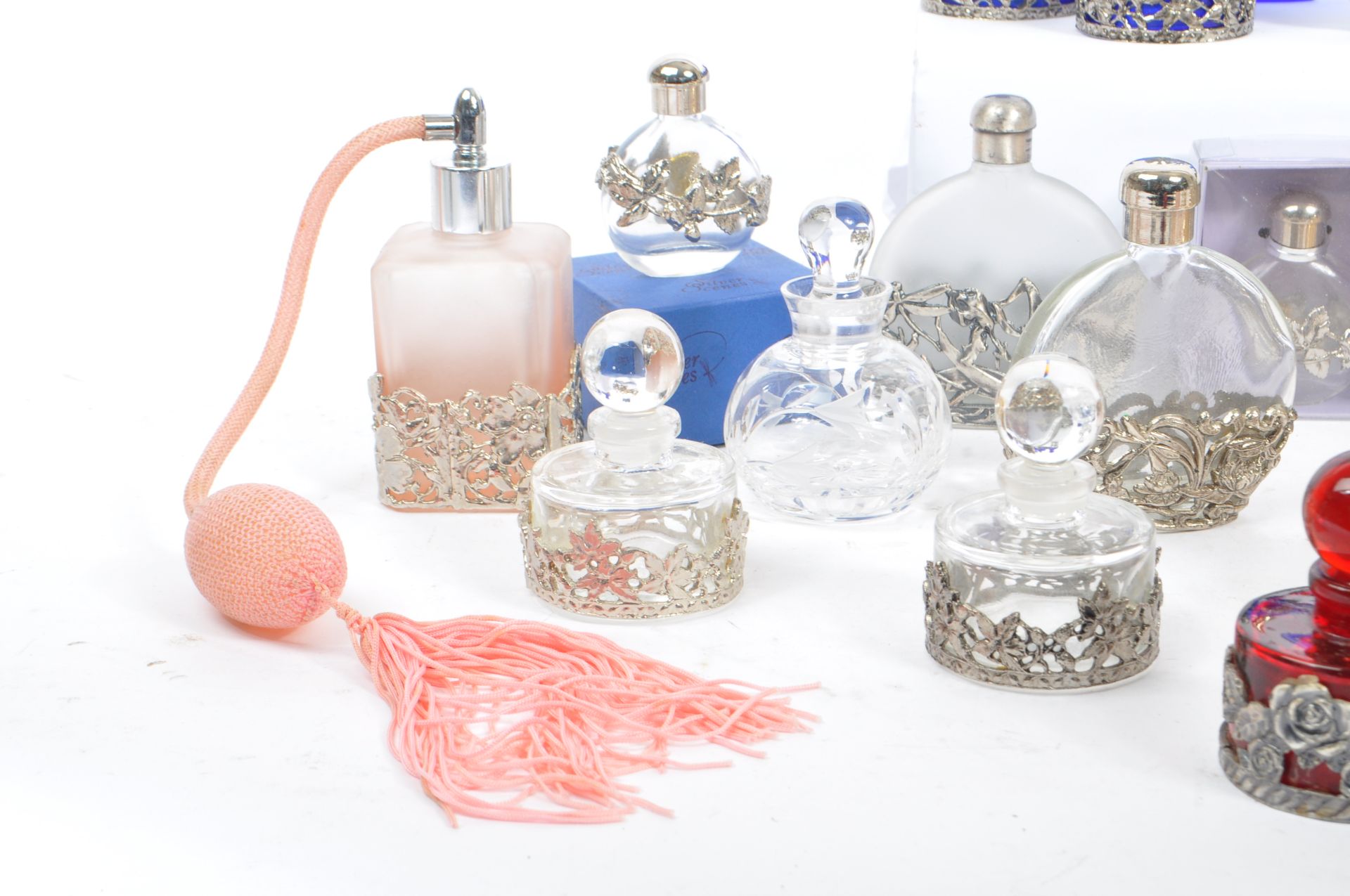 COLLECTION OF PERFUME FRAGRANCE BOTTLES - Image 2 of 10