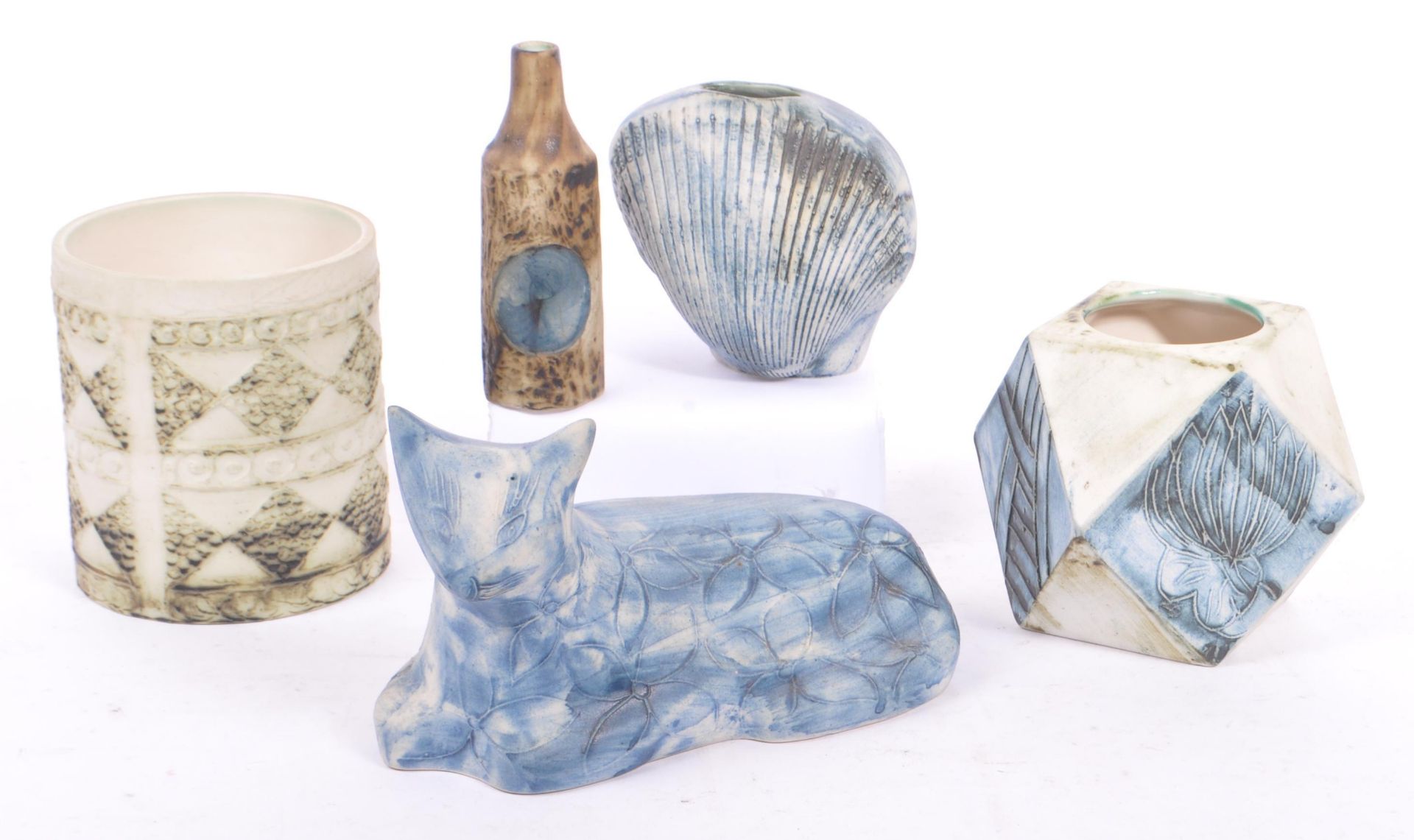 COLLECTION OF FIVE CARN STUDIO CORNWALL ART POTTERY EXAMPLES
