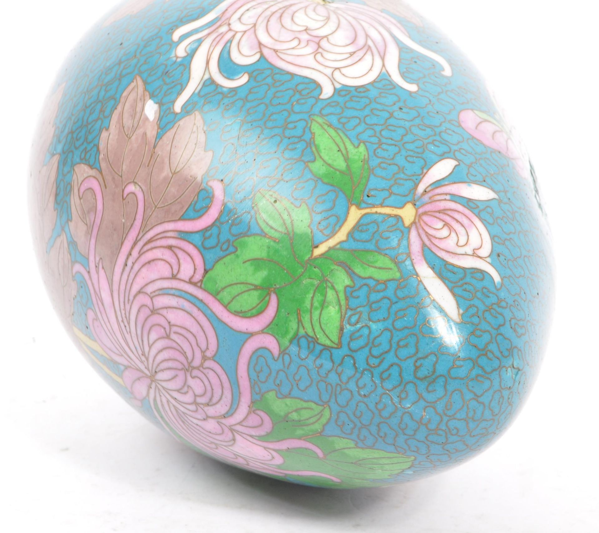 LARGE EARLY TO MID 20TH CENTURY VINTAGE CLOISONNE FLORAL EGG - Bild 6 aus 6