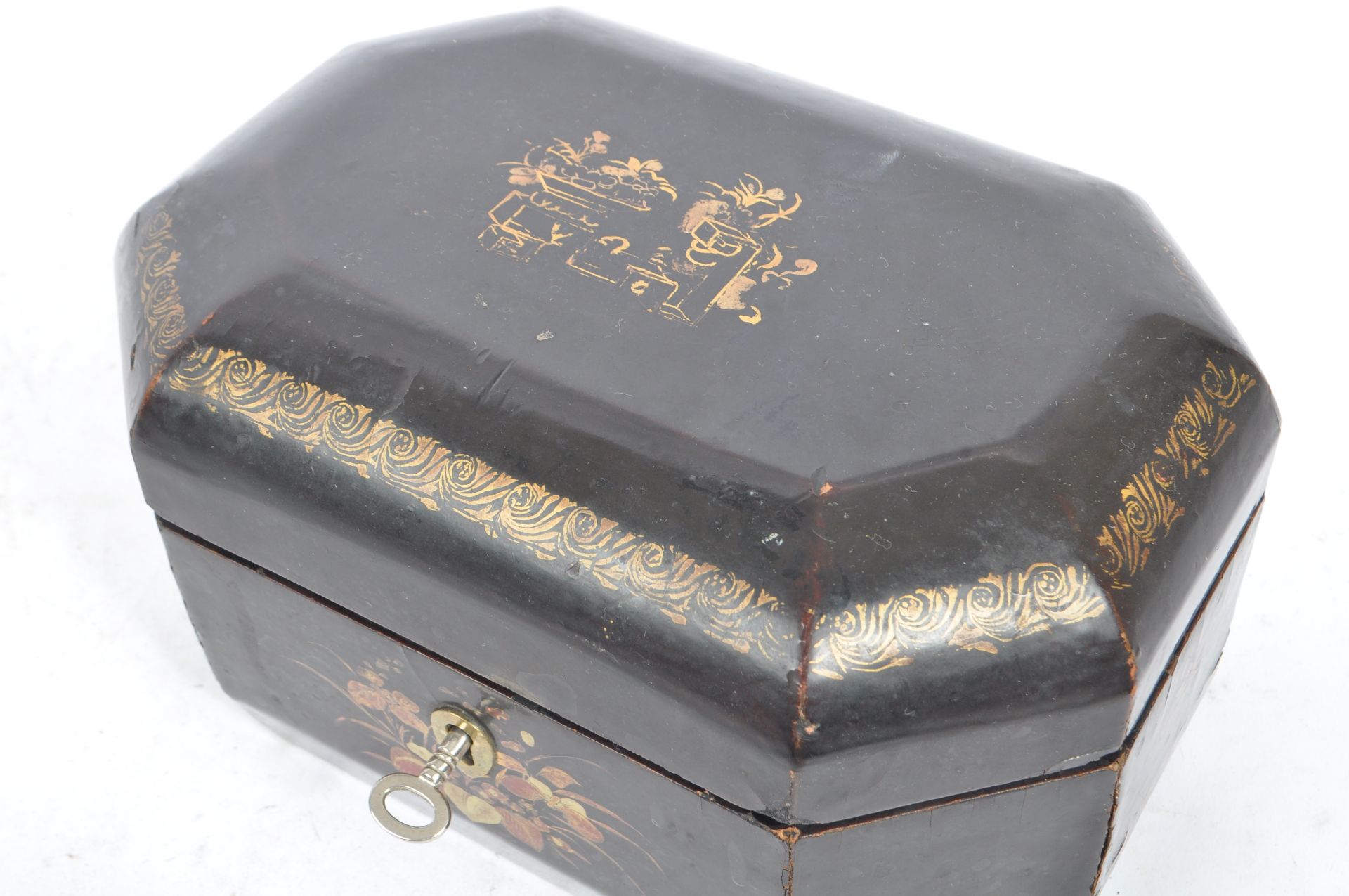 CHINESE 19TH CENTURY LACQUERED & HAND PAINTED TEA CADDY - Bild 7 aus 7