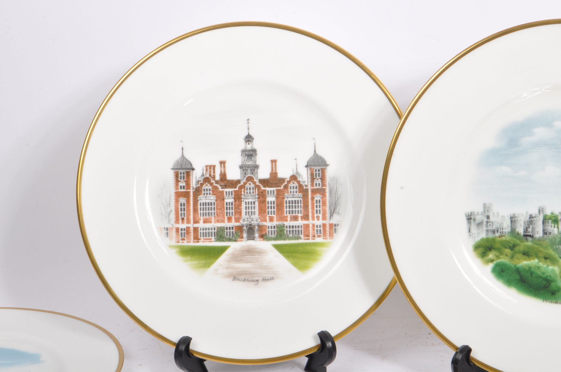 WEDGWOOD - CASTLE & COUNTRY HOUSE PORCELAIN PLATES - Image 2 of 11
