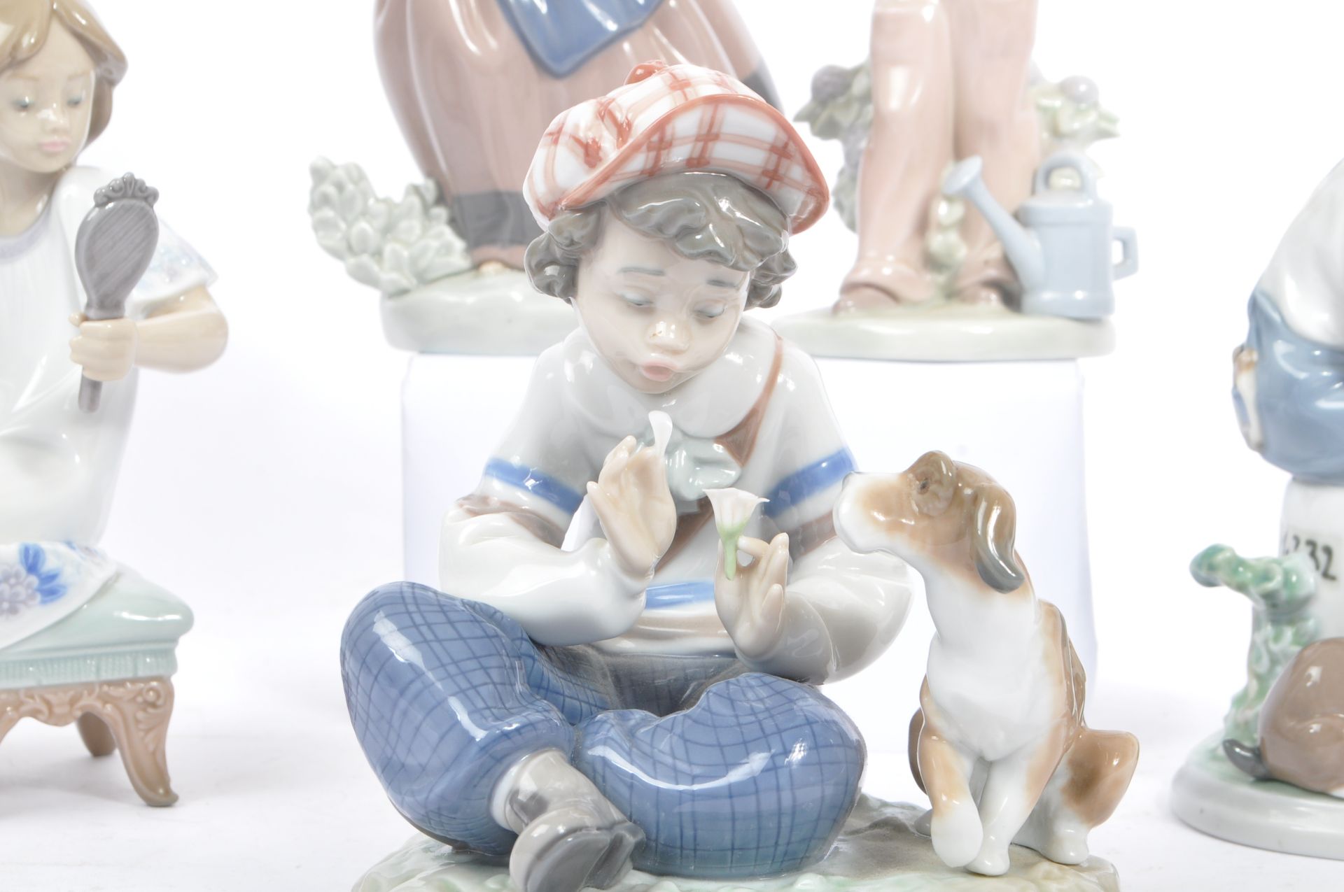 LLADRO - COLLECTION OF FIVE CHILDREN PORCELAIN FIGURES - Image 2 of 9