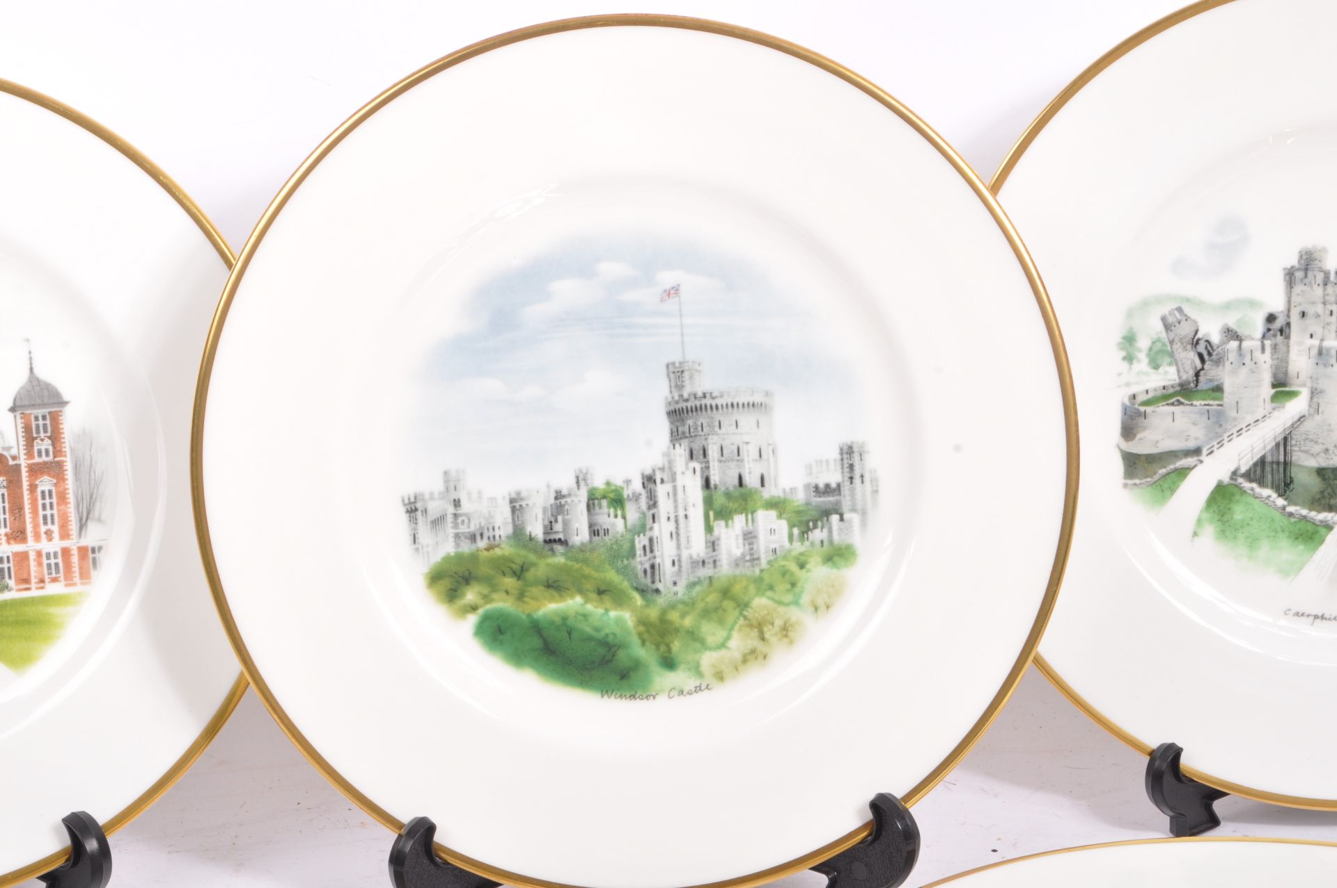WEDGWOOD - CASTLE & COUNTRY HOUSE PORCELAIN PLATES - Image 3 of 11