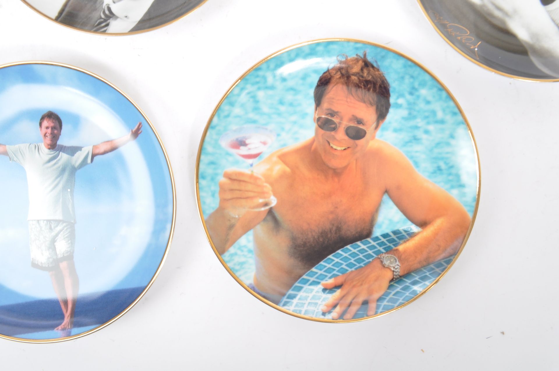 SIR CLIFF RICHARD - COLLECTION OF DANBURY MINT COLLECTORS PLATES - Bild 2 aus 8