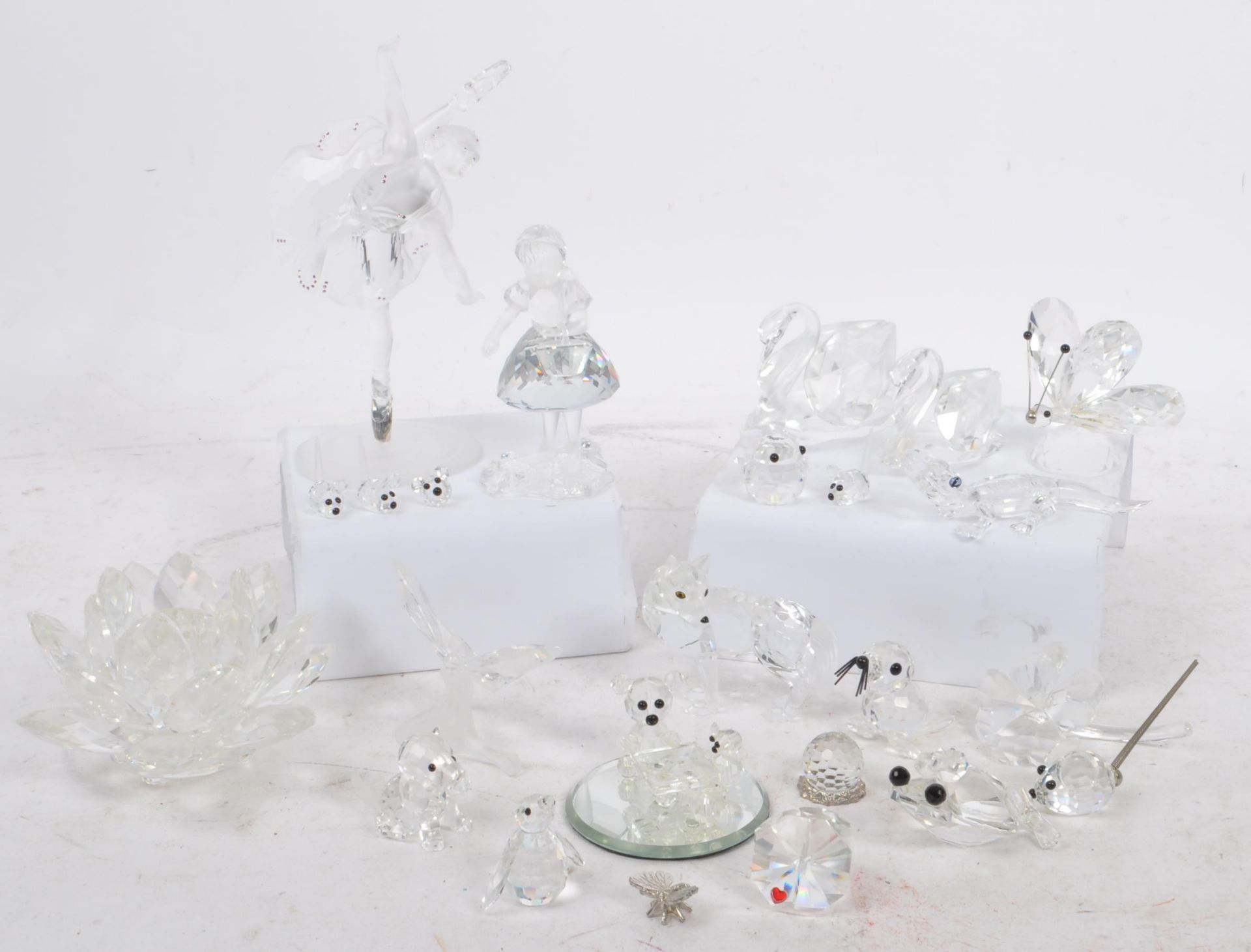 SWAROVSKI CRYSTAL - COLLECTION OF GLASS CRYSTAL FIGURES - Image 11 of 11