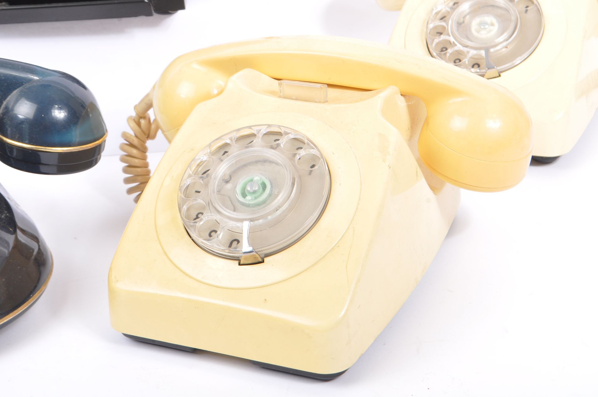 COLLECTION OF 20TH CENTURY RING DIAL TELEPHONES - Image 2 of 9