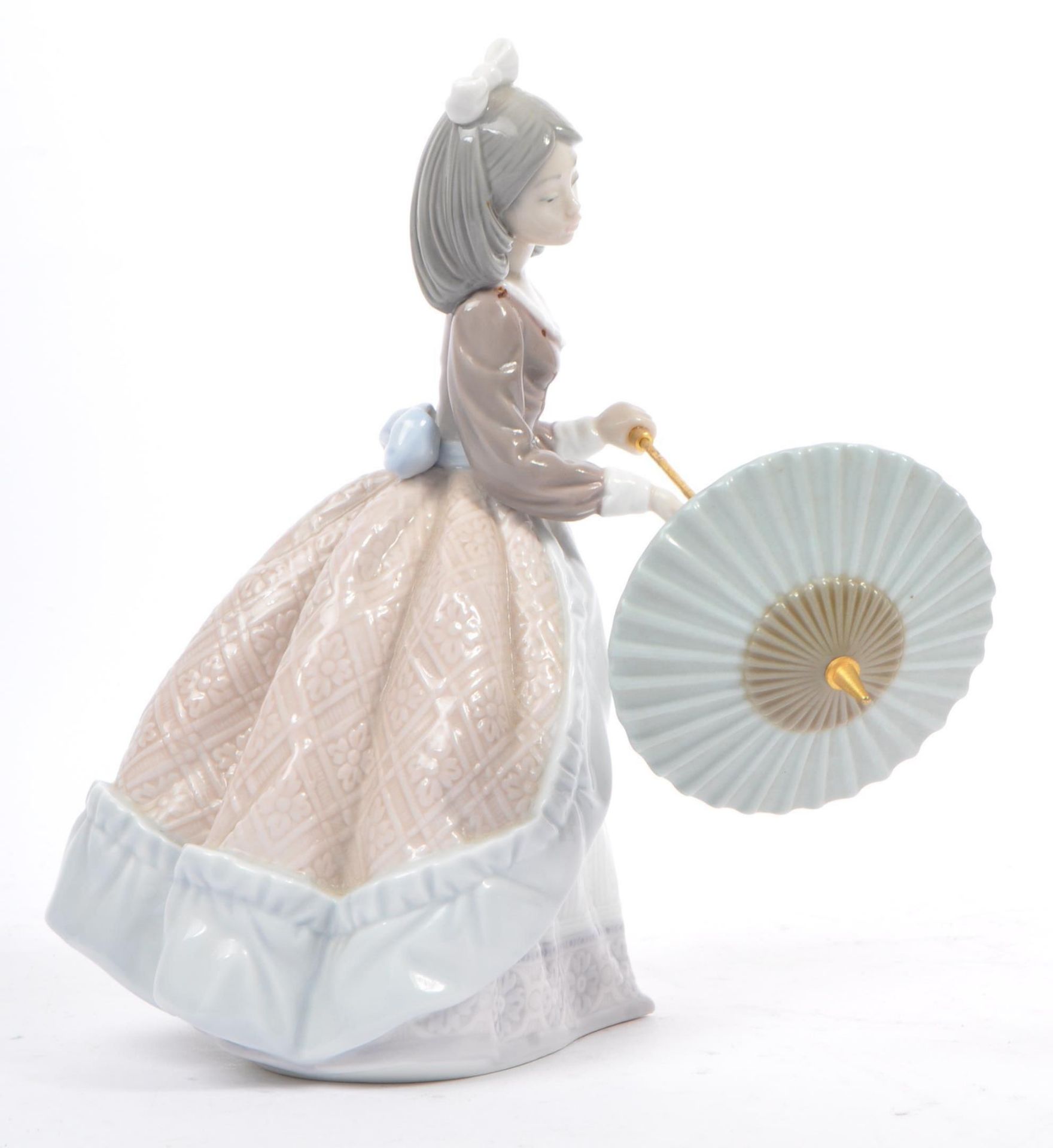 LLADRO - JOLIE - PORCELAIN CHINA TABLEWARE FIGURINE - Image 2 of 8