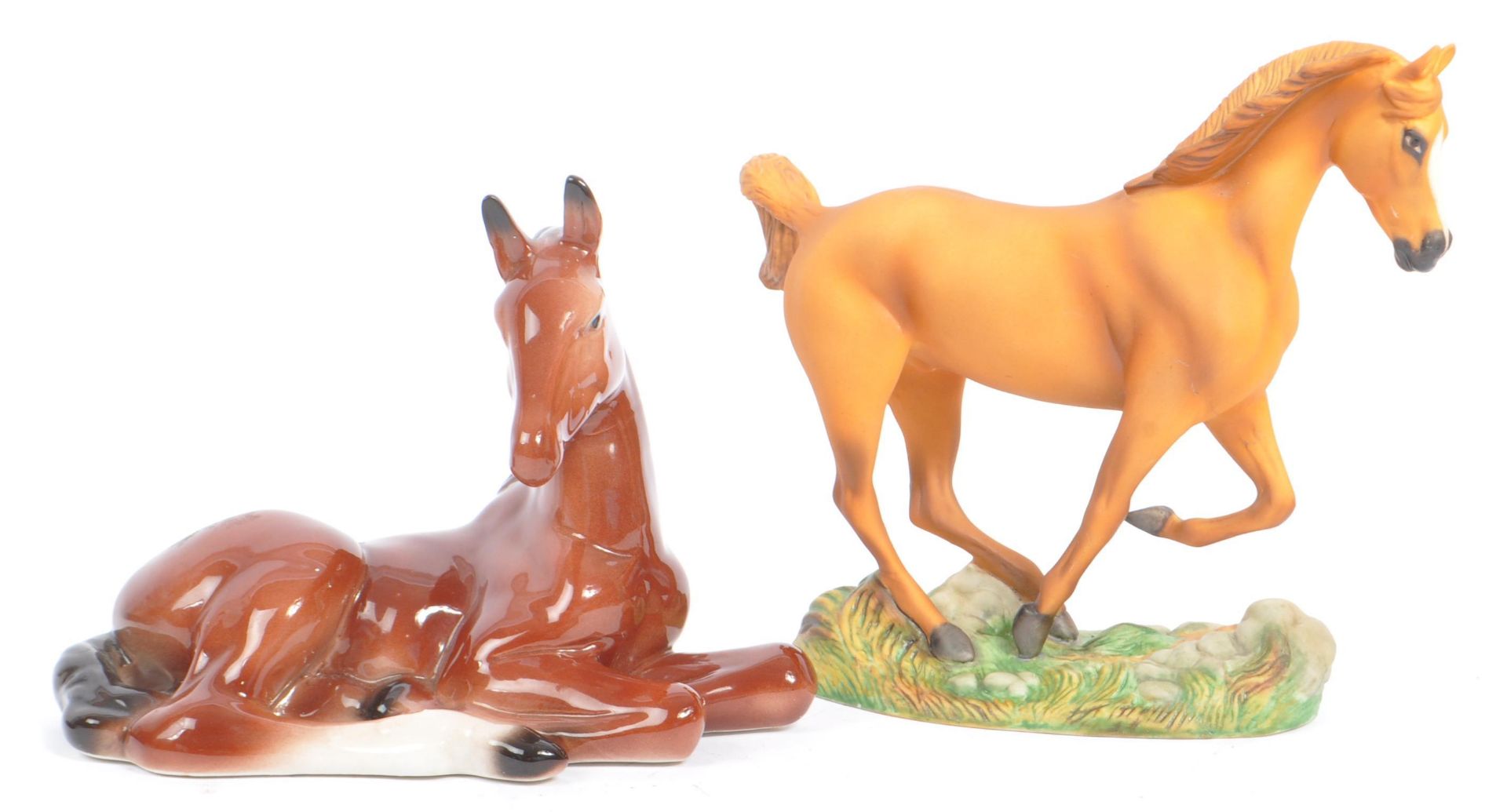 COLLECTION OF CONTEMPORARY PORCELAIN HORSE FIGURINES - Image 5 of 8