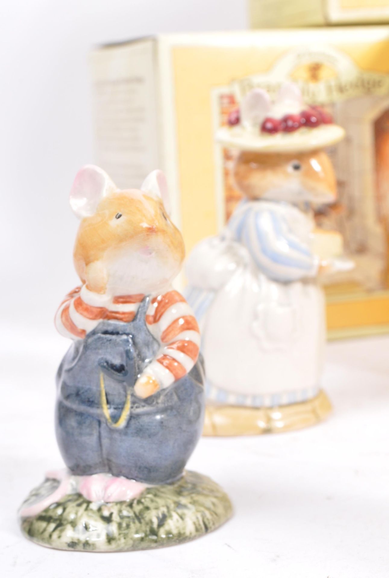 ELEVEN ROYAL DOULTON 'BRAMBLY HEDGE' CHINA MICE FIGURINES - Image 5 of 12