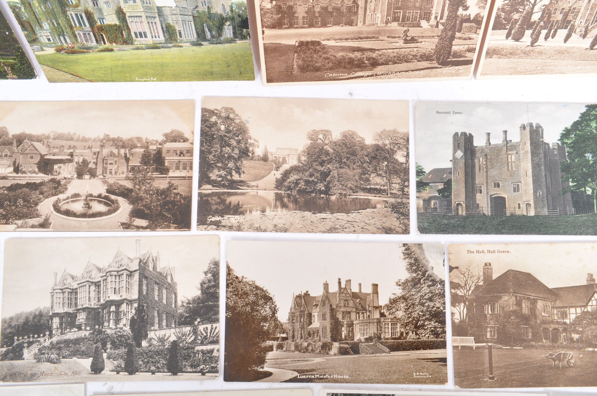 COLLECTION OF MID 20TH CENTURY UK COUNTRY HOUSE POSTCARDS - Bild 5 aus 16