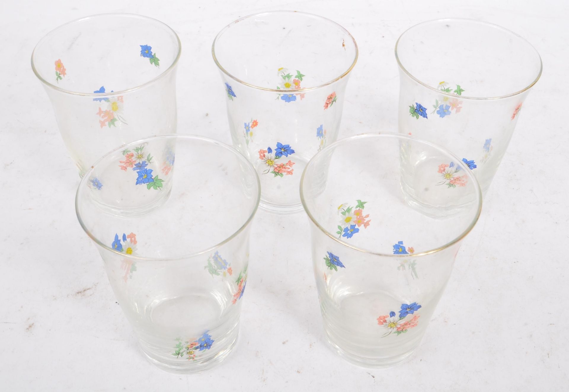 VINTAGE 20TH CENTURY FLORAL DESIGN GLASS LEMONADE SET - Image 7 of 8