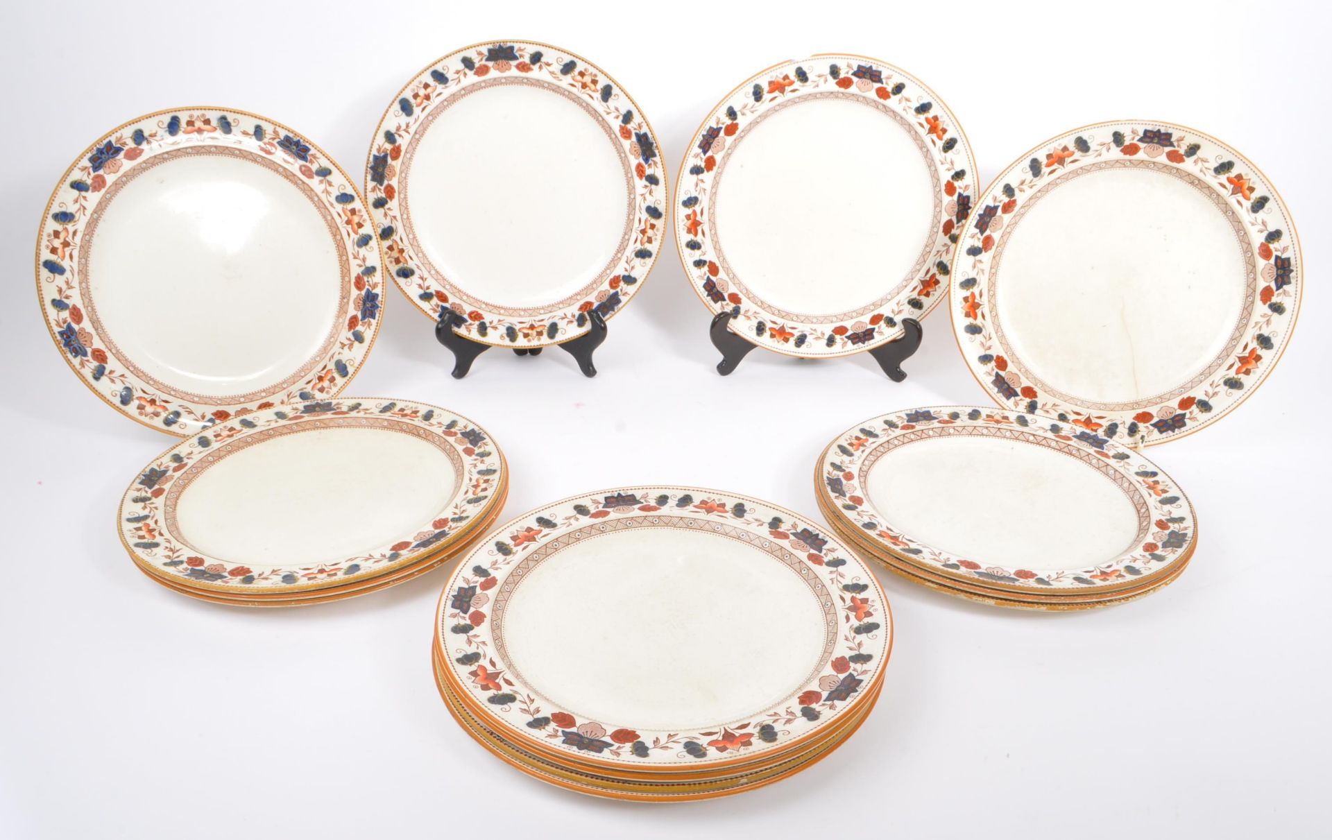 COLLECTION OF VICTORIAN WEDGWOOD ETRURIA PLATES