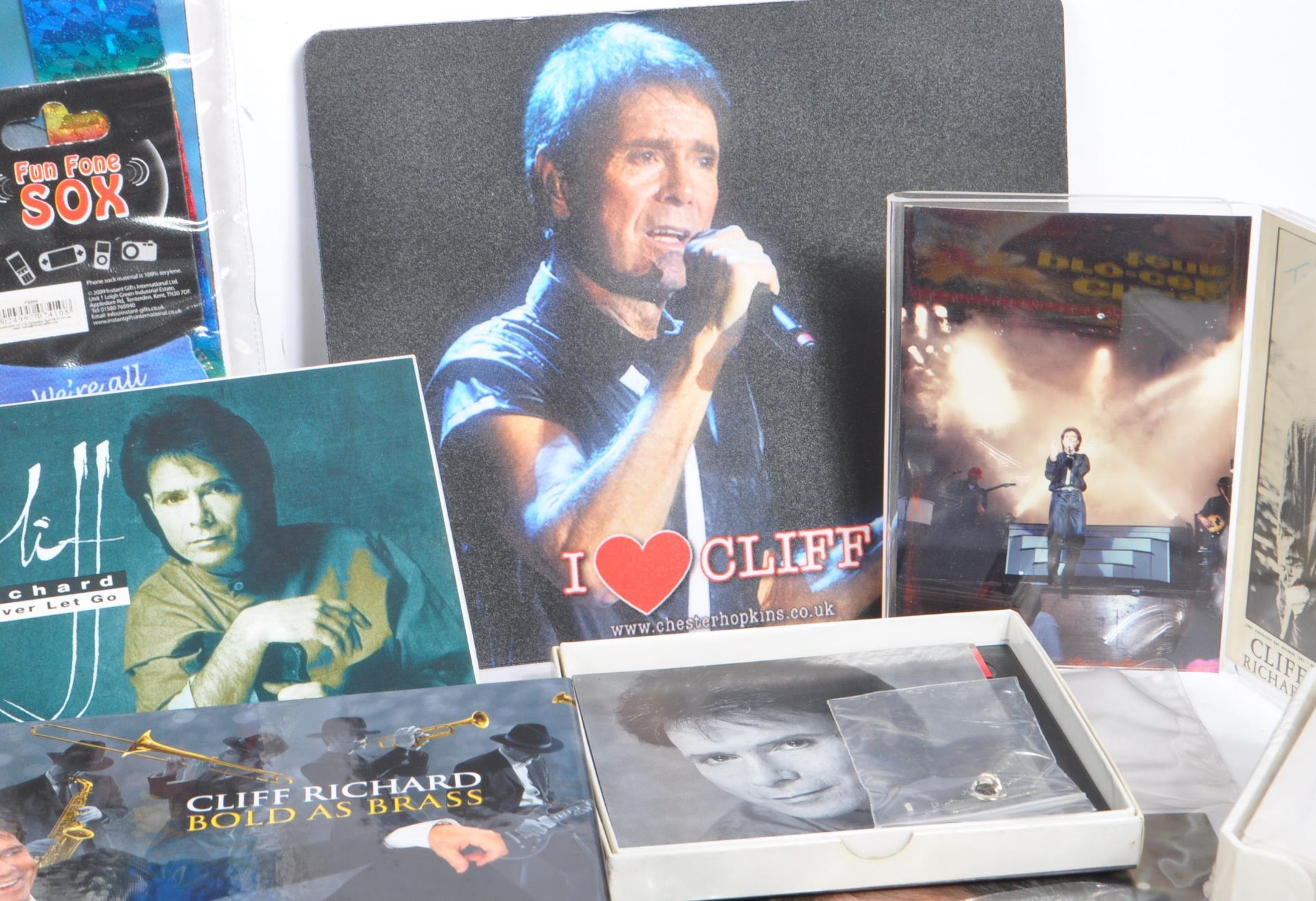 SIR CLIFF RICHARD - A COLLECTION OF CLIFF MEMORABILIA / MERCH - Image 5 of 10