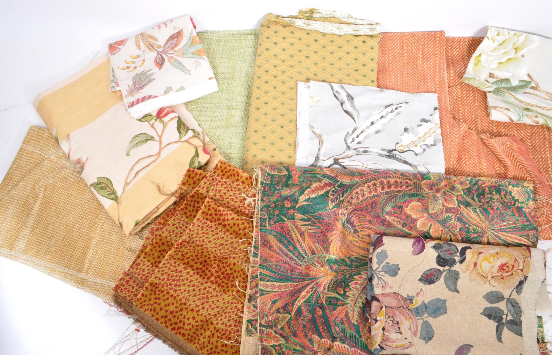 COLLECTION OF VINTAGE LIBERTY MORRIS STYLE FABRIC CLOTH TEXTILES