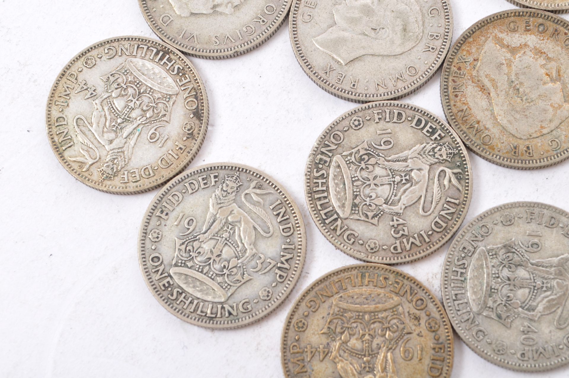 COLLECTION OF 20TH CENTURY SHILLING COINS - 322G - Image 6 of 6