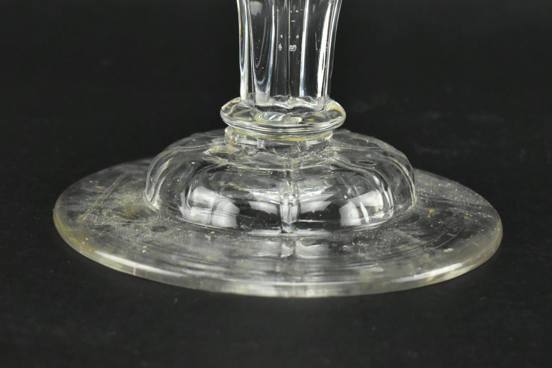 MID 18TH CENTURY MOULDED GLASS SWEETMEAT - Image 7 of 7