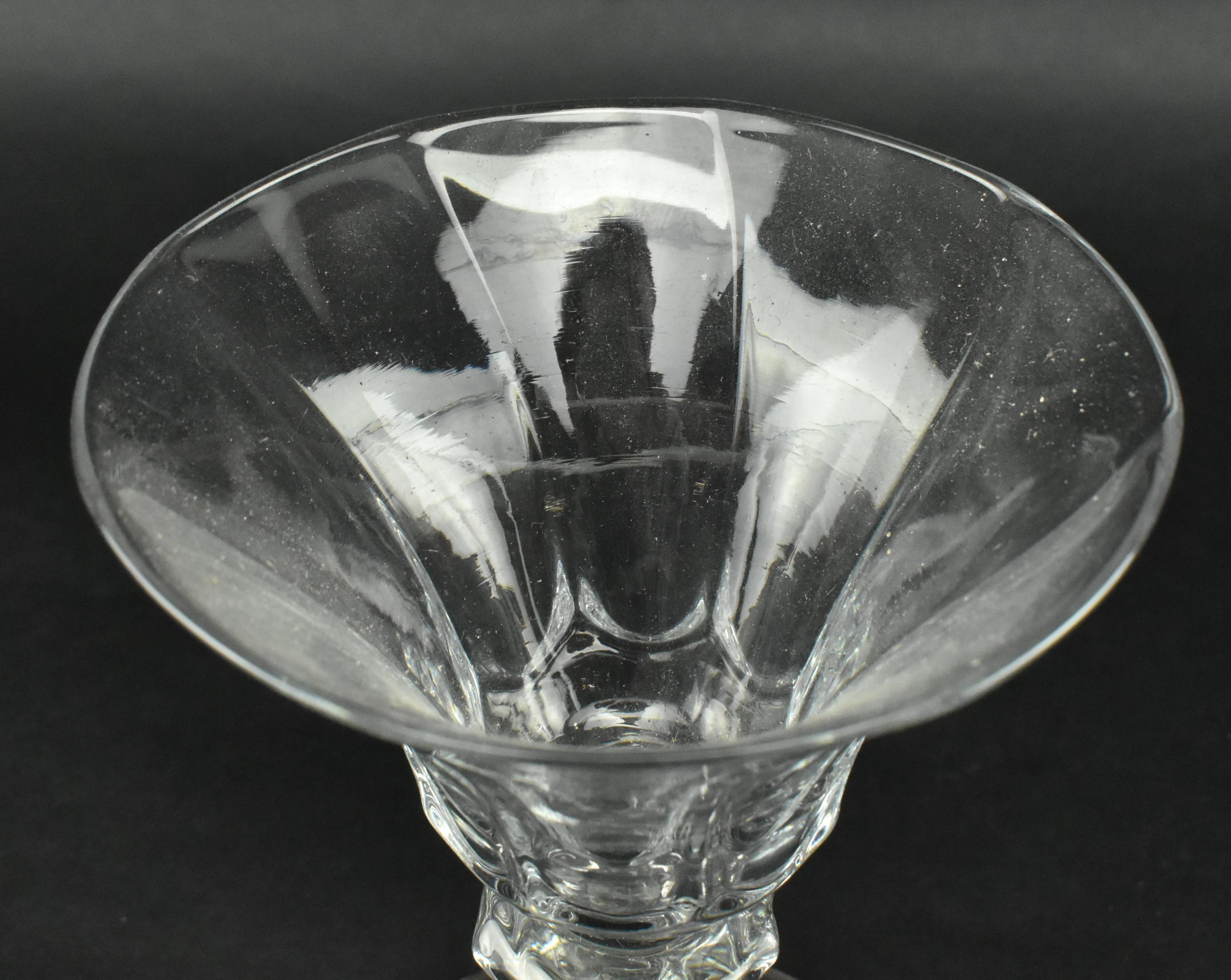 MID 18TH CENTURY MOULDED GLASS SWEETMEAT - Image 3 of 7