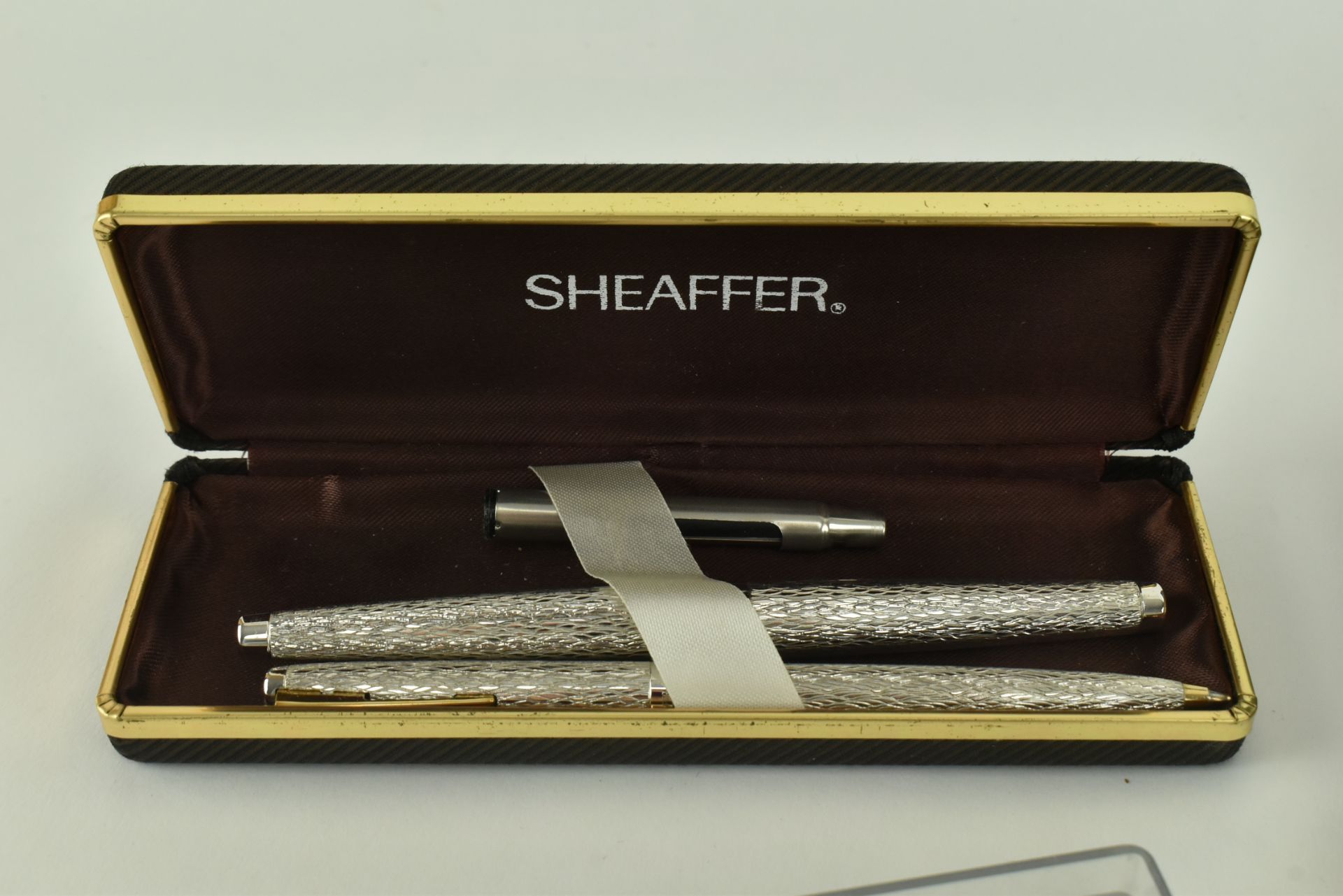 COLLECTION OF VINTAGE FOUNTAIN PENS INCL. PARKER & SHEAFFER - Image 2 of 9