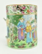 19TH CENTURY CHINESE FAMILLE VERTE / ROSE PORCELAIN MUG